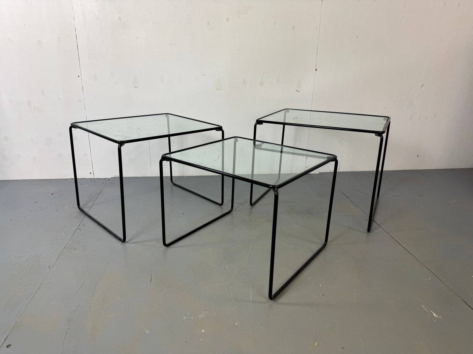 Modernist Italian steel and glass set of nesting tables, 1970s, set of 3