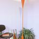 Lampadaire orange sablier postmoderne 1980