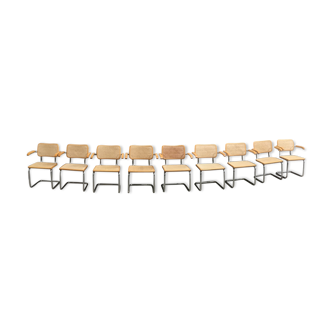 9 chaises modèle B64 design par Marcel Breuer