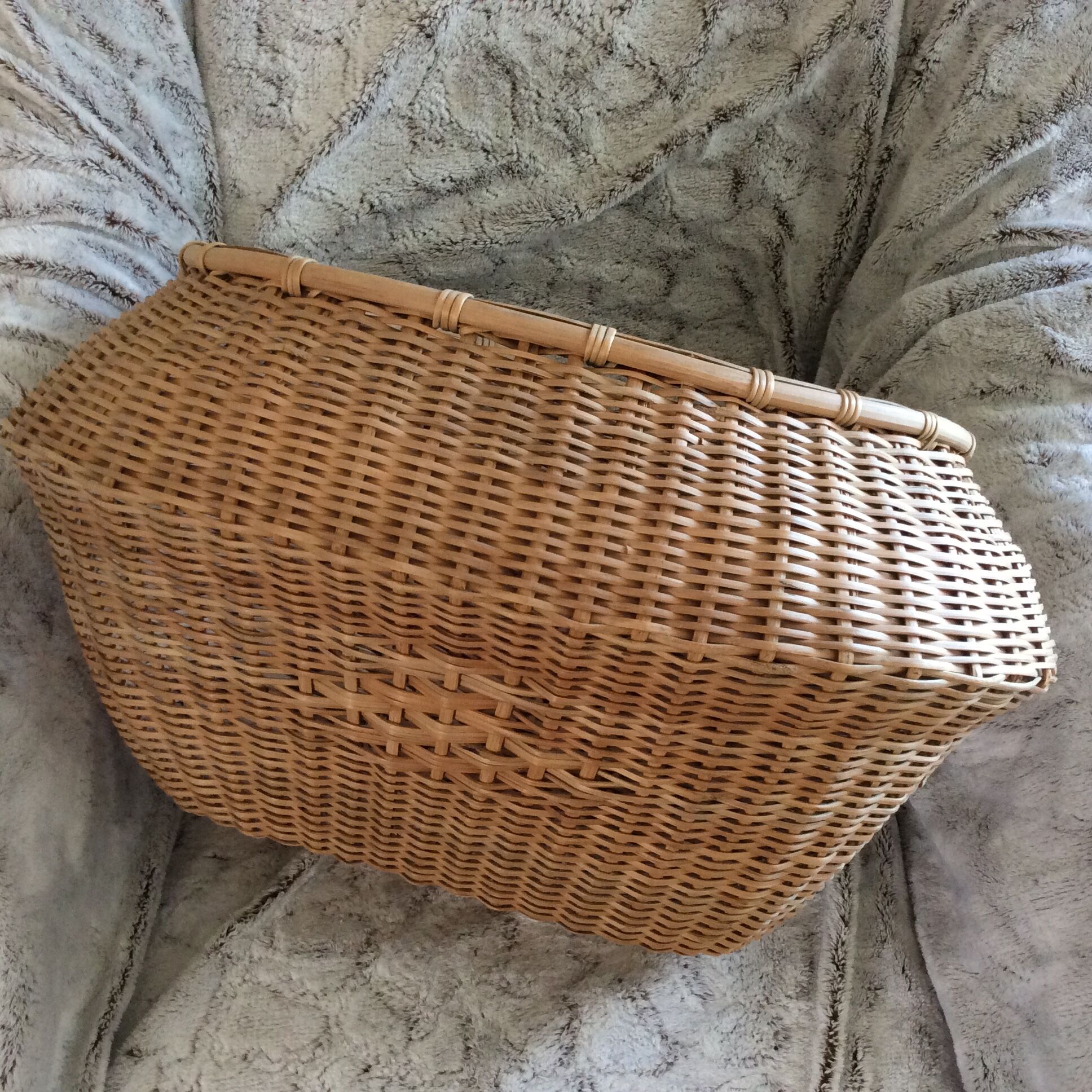 Atypical rattan panière - vintage