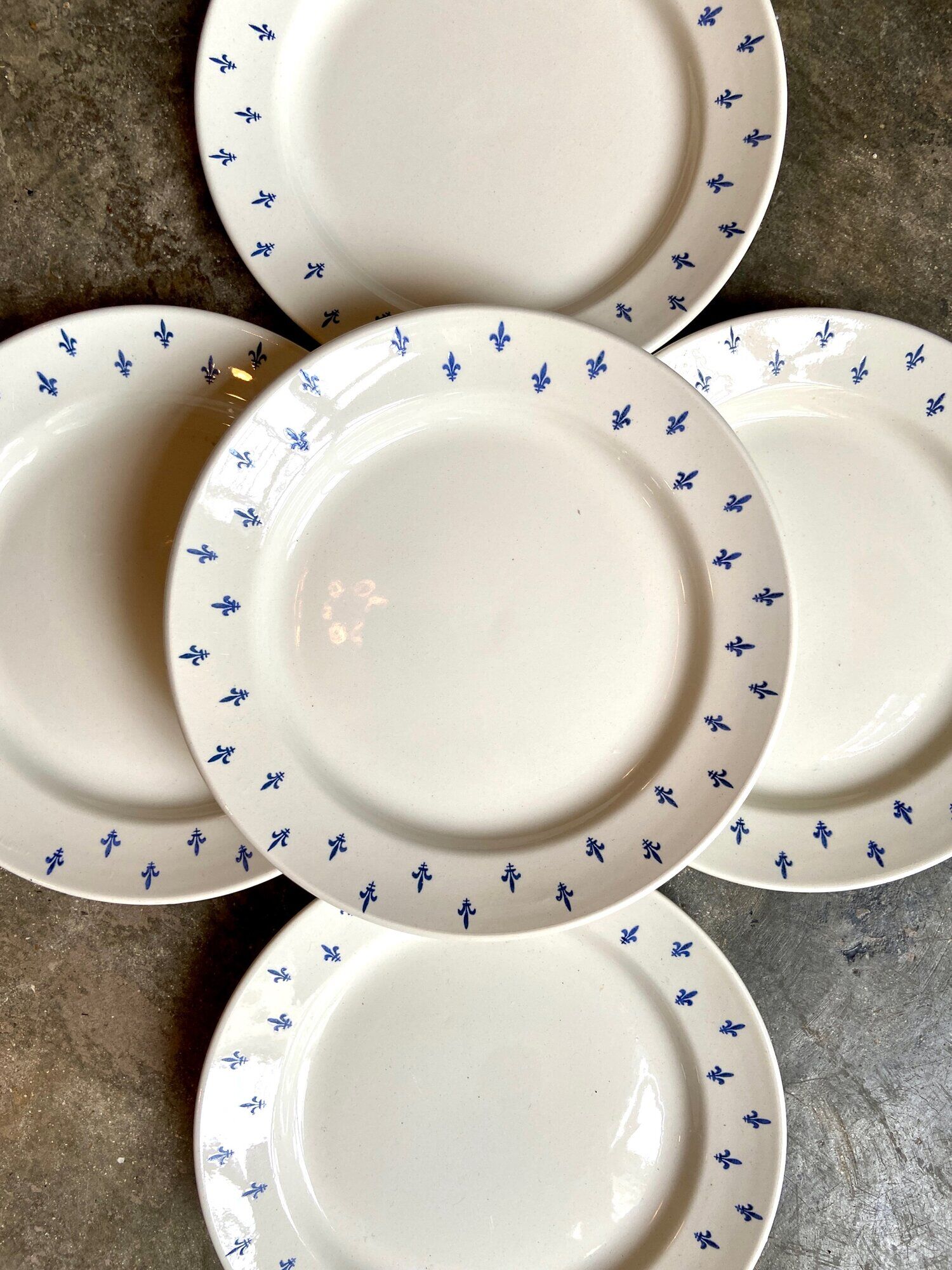 5 dessert plates in white and blue earthenware