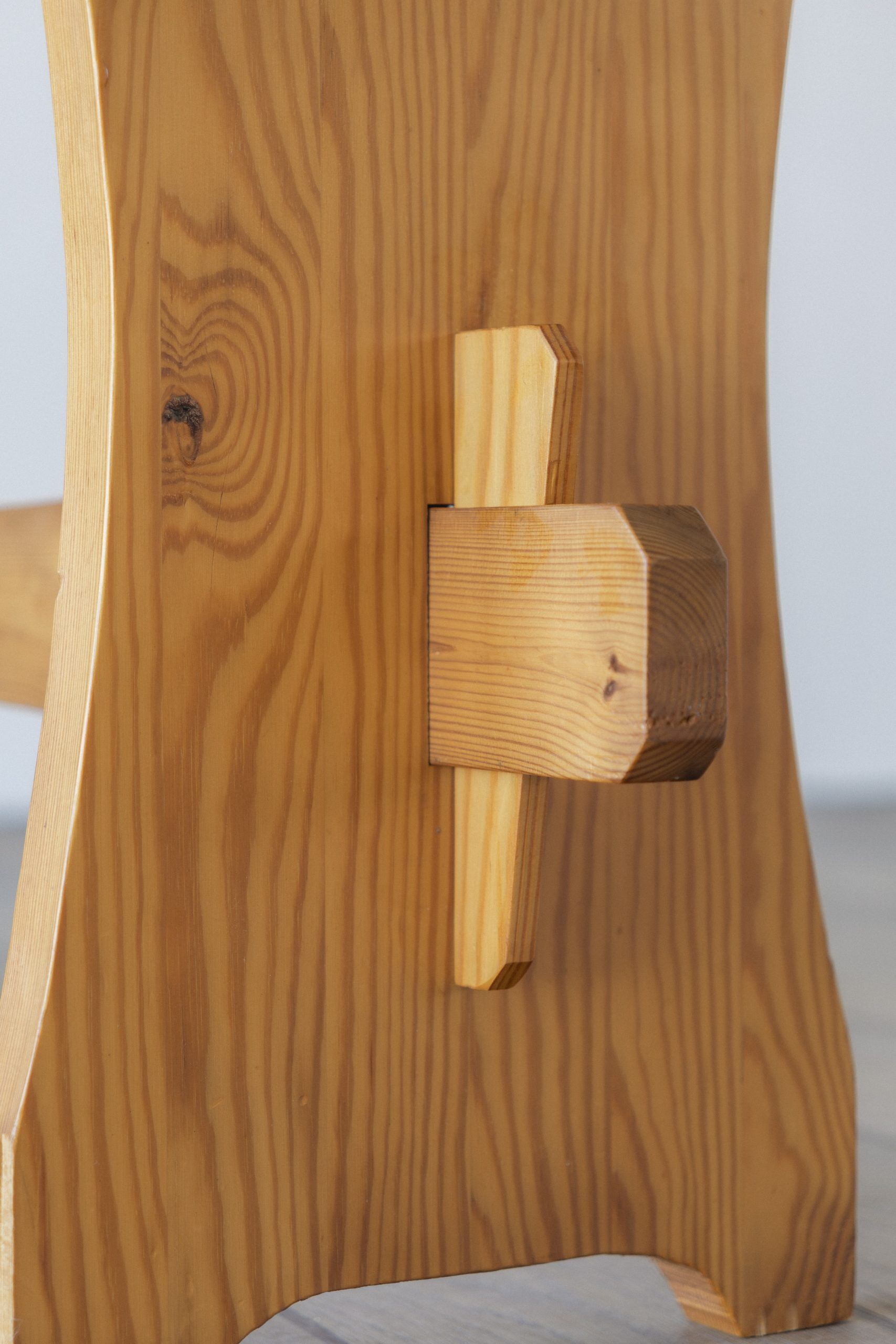 Piano bench