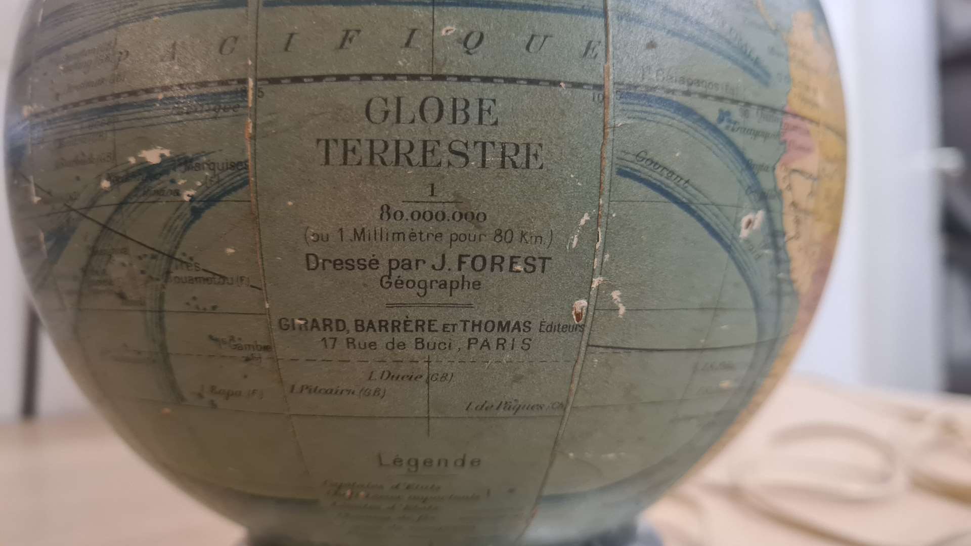 Glass globe J. Forest - 1940