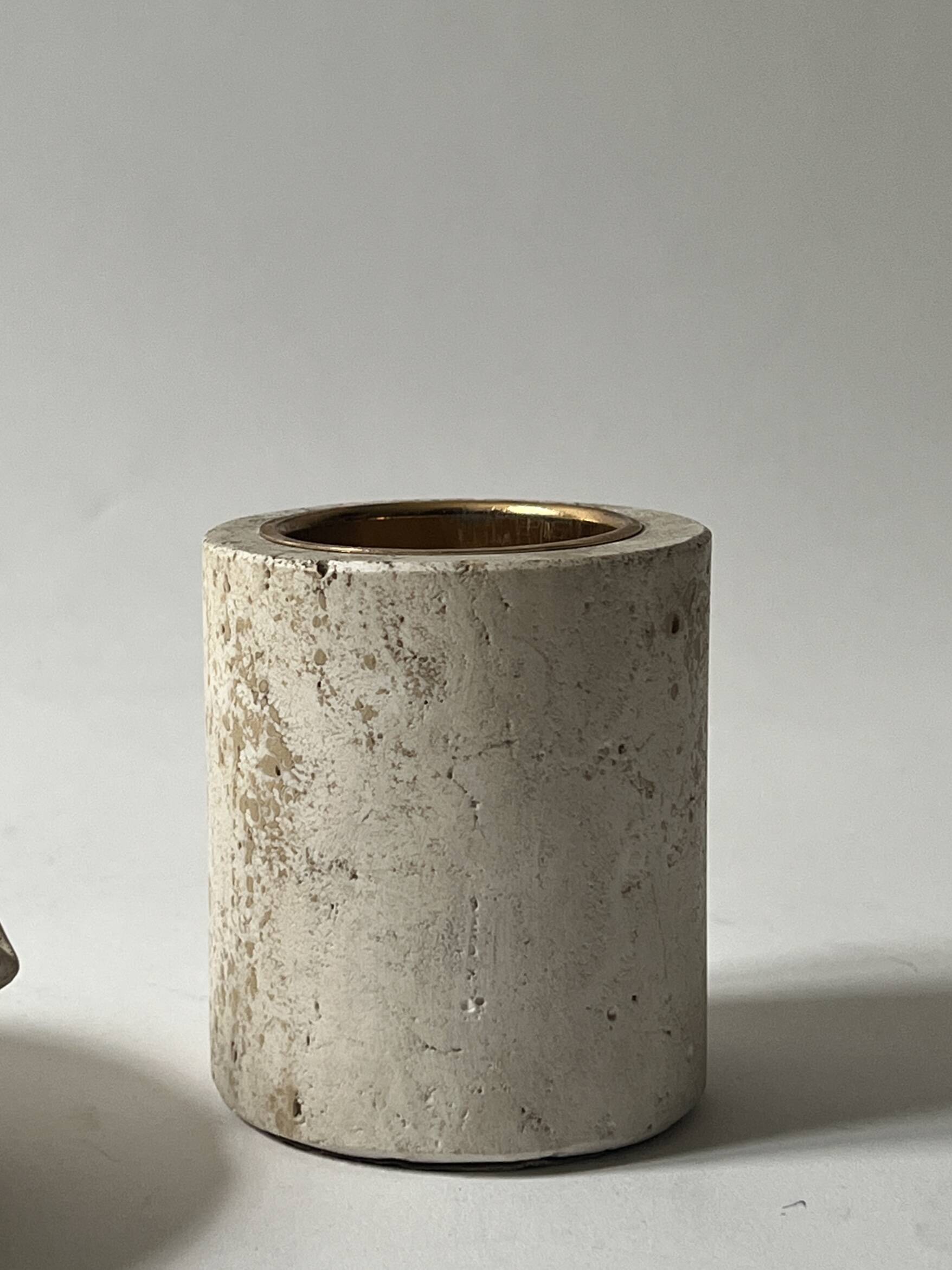 Cylindrical travertine candlestick by Fratelli Mannelli, Italian design 1970