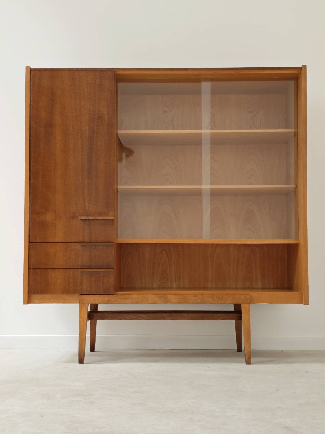 High Buffet Dresser Frantisek Mezulanik for Up Zavody 1960