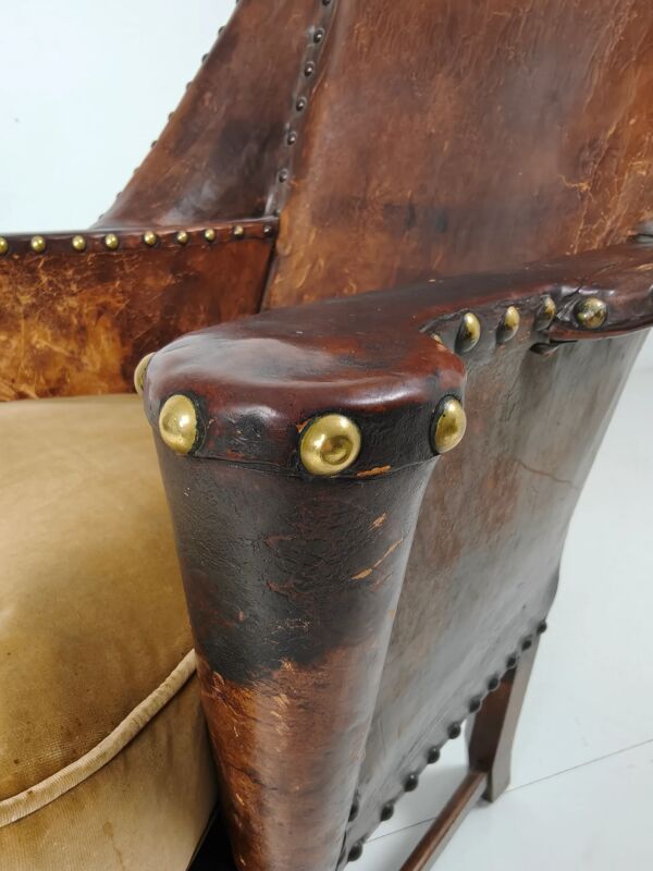 Fauteuil ancien en cuir, Angleterre, vers 1800