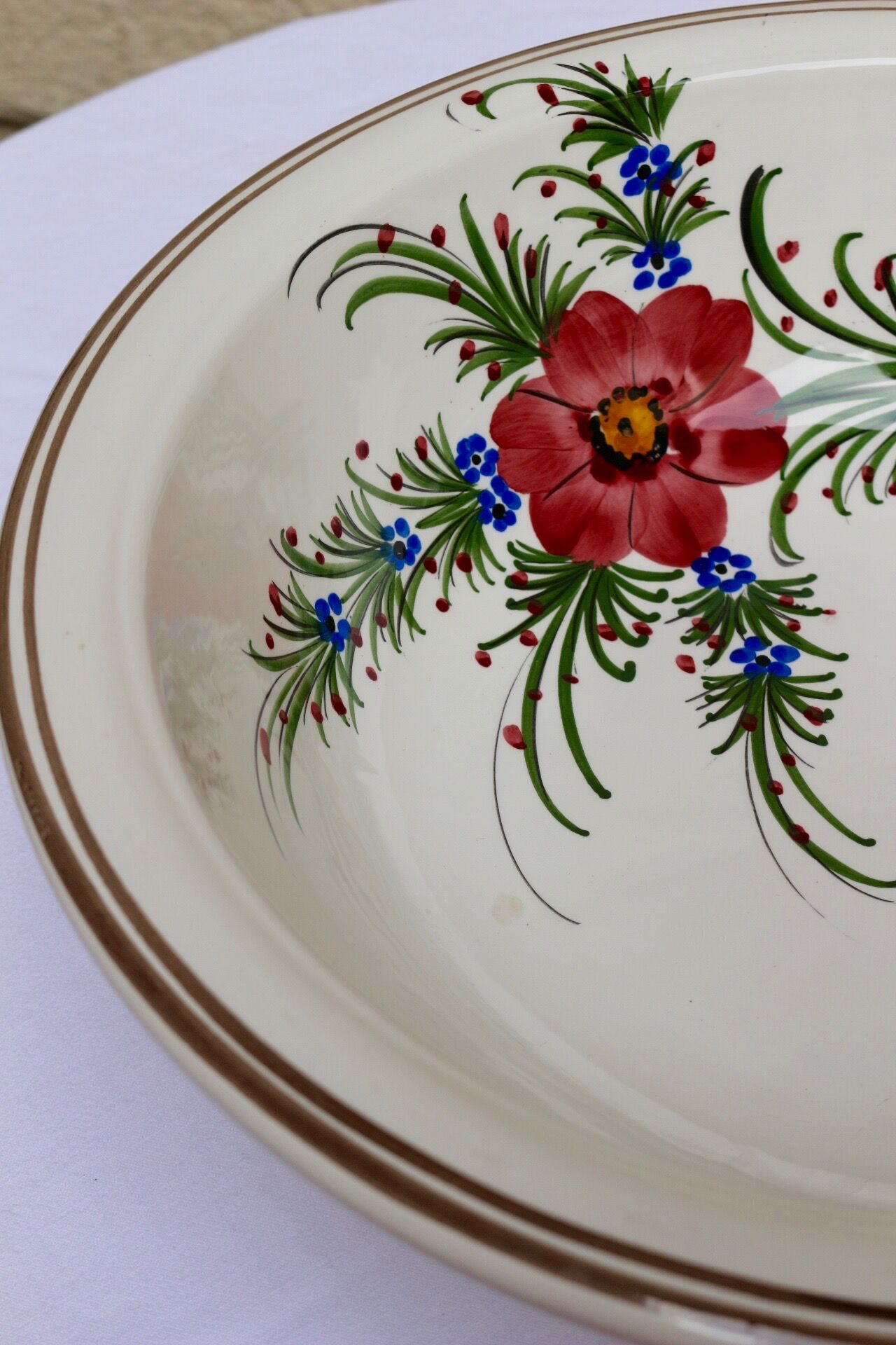 Salad bowl in antique earthenware
