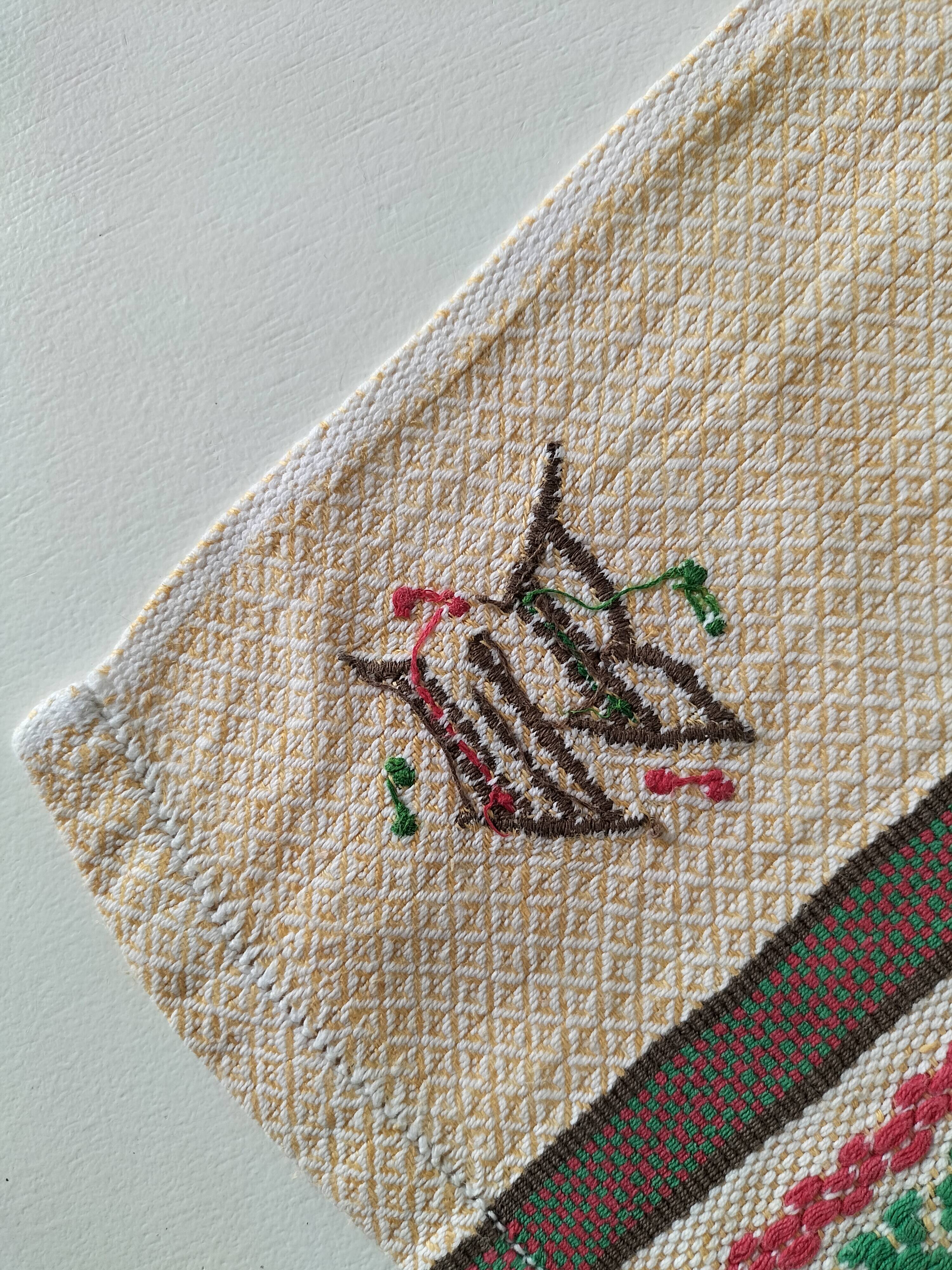 Nappe et 12 serviettes de style basque monogrammées MB