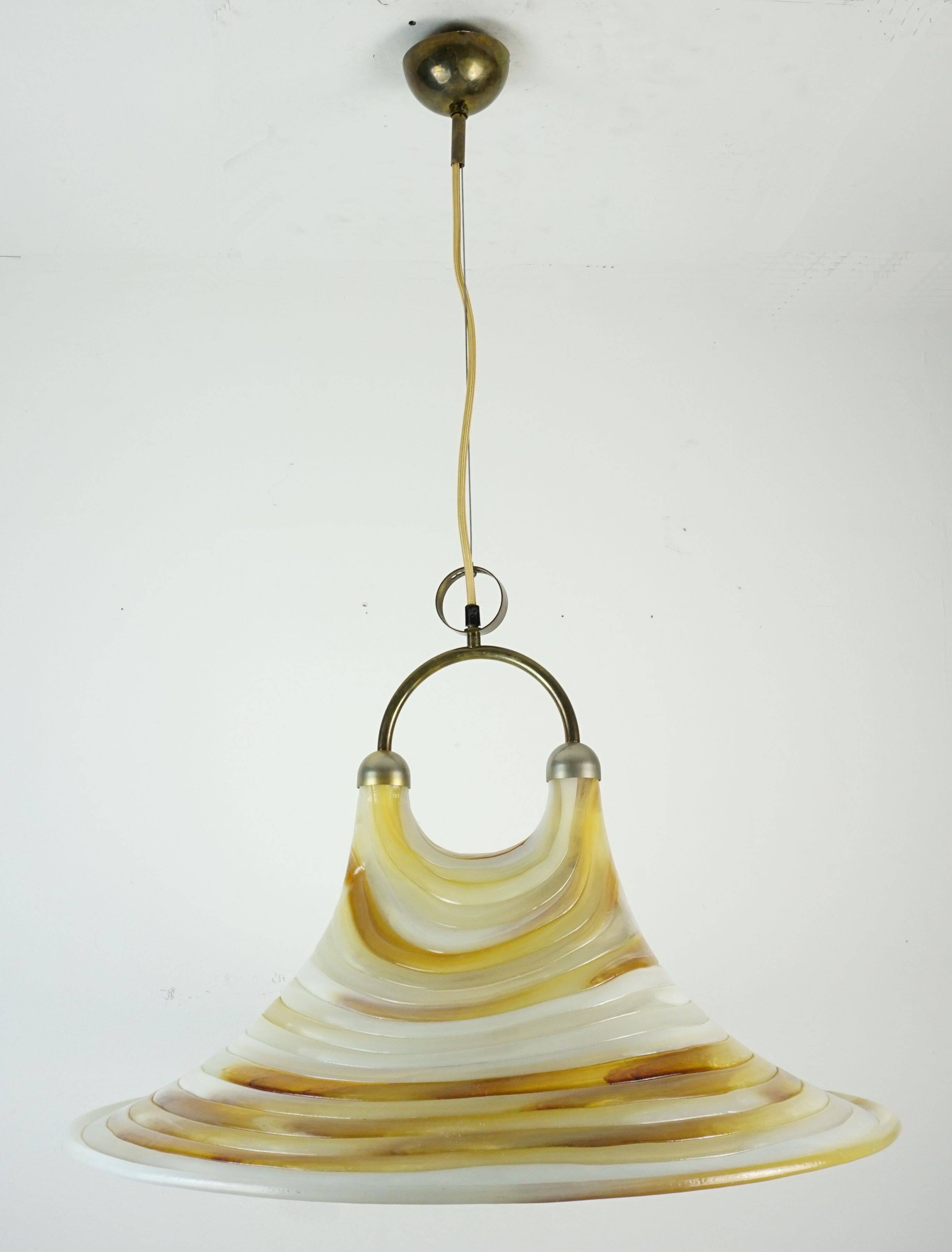 Grande lampe suspendue cosack en acrylique et laiton des années 1970 style spatial