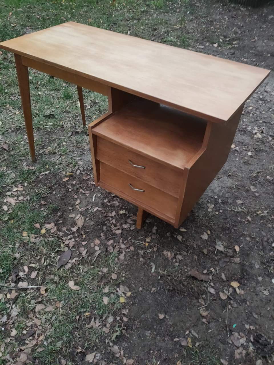 Bureau vintage en chêne clair