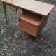 Bureau vintage en chêne clair