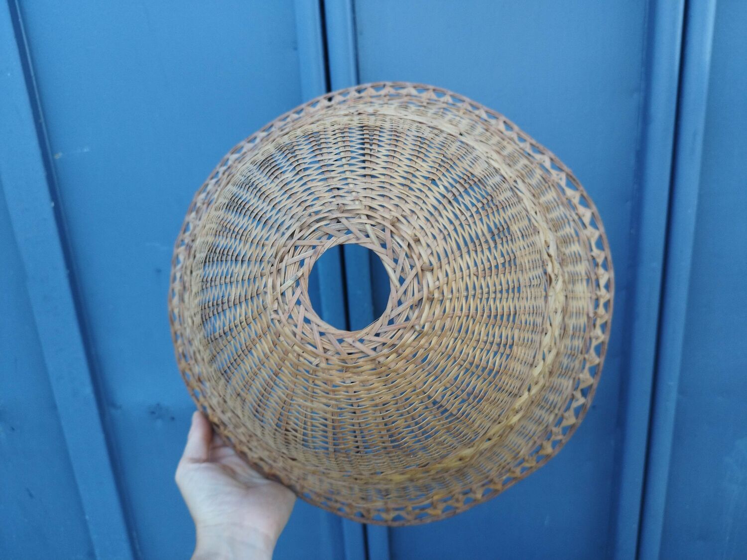 Wicker straw suspension