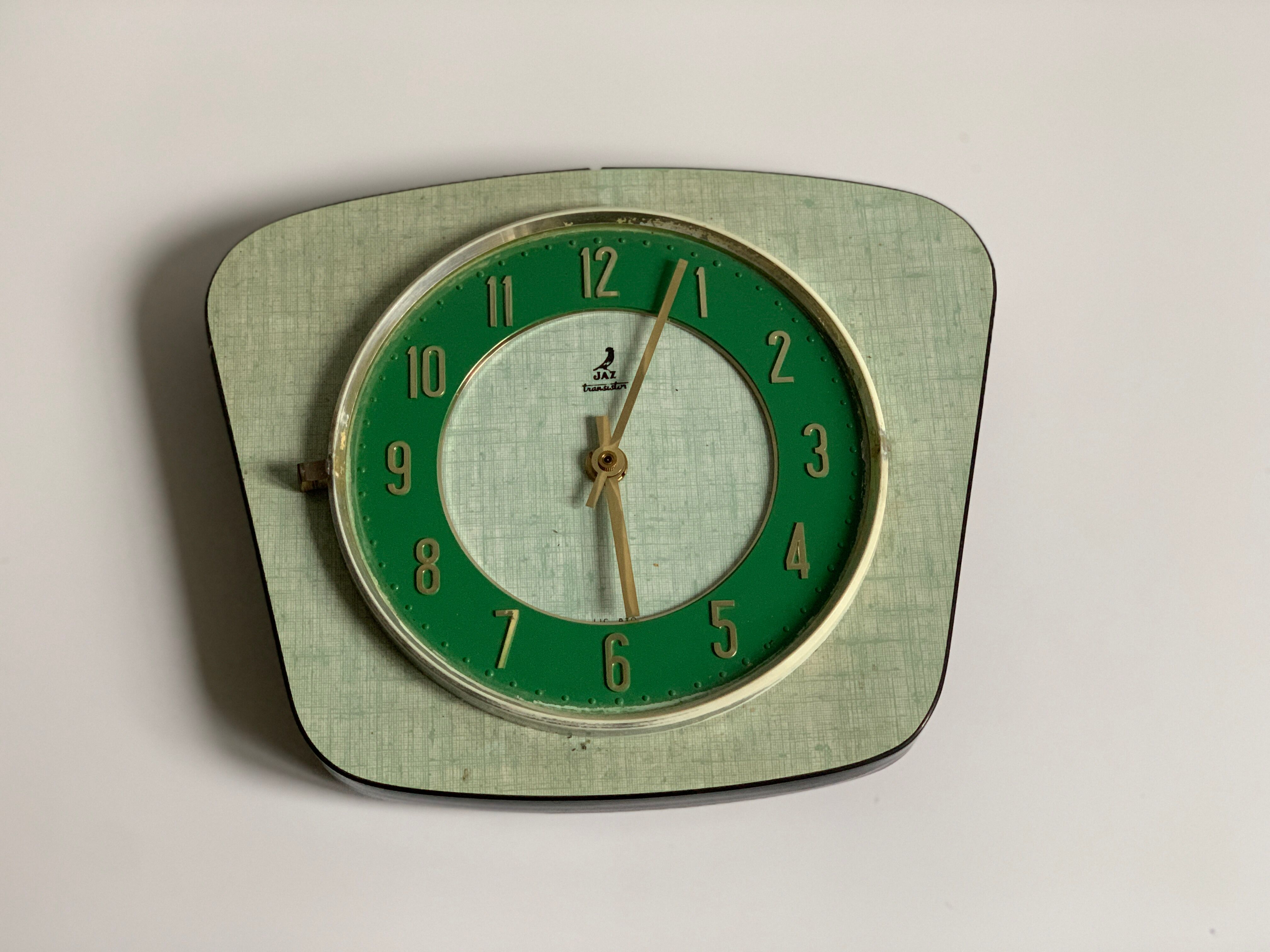 Horologe Formica pendulum