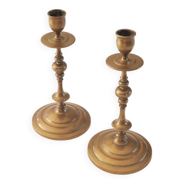 Paire de bougeoirs en bronze