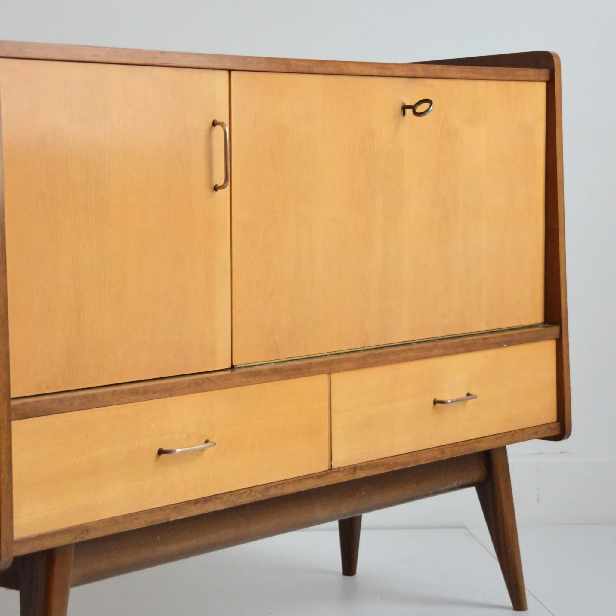 Enfilade / Vintage 1950s bar cabinet with compass legs