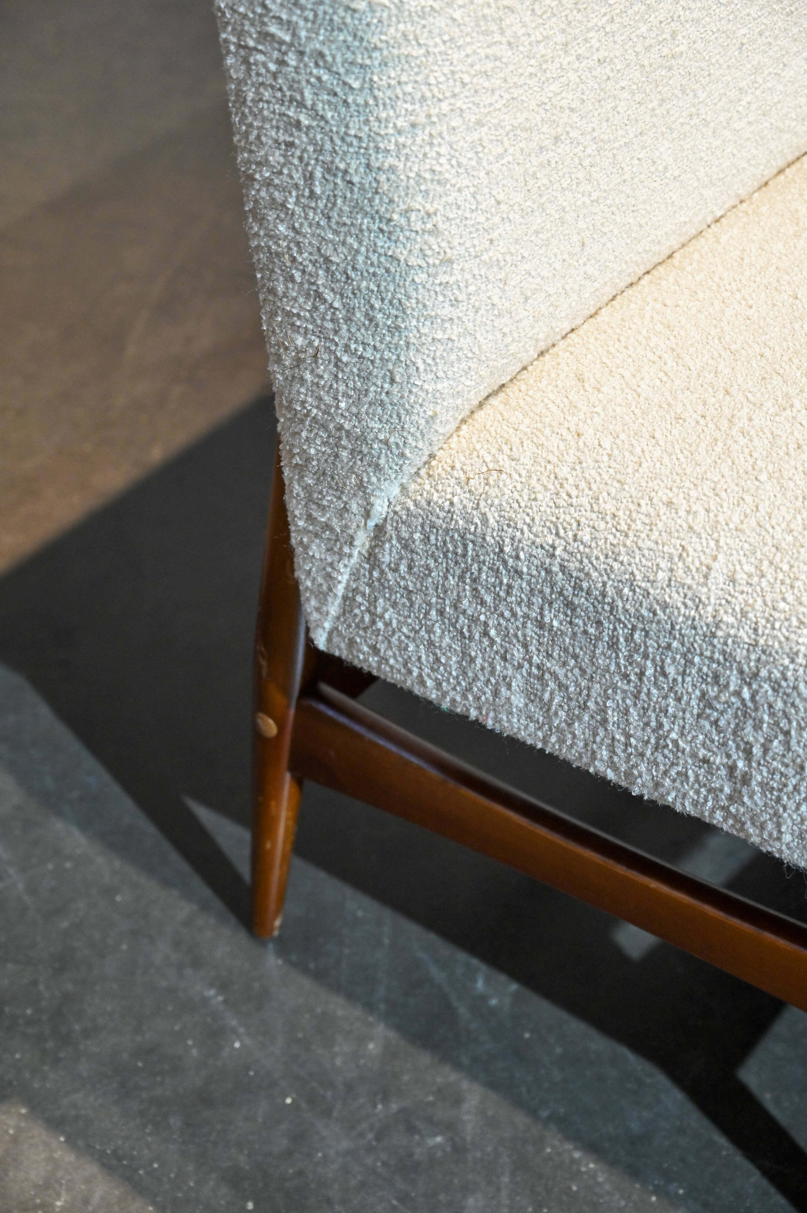 Scandinavian bench