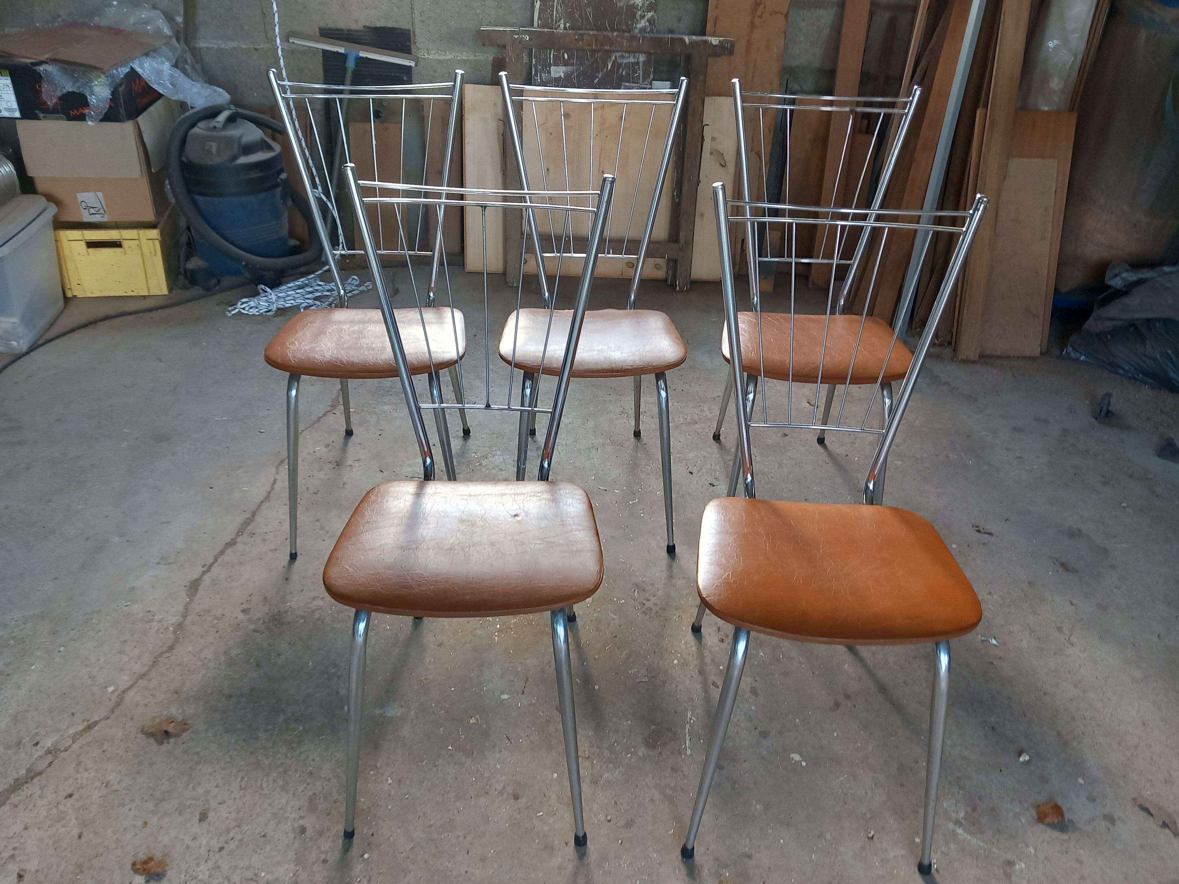 Suite of 5 vintage chairs 1950
