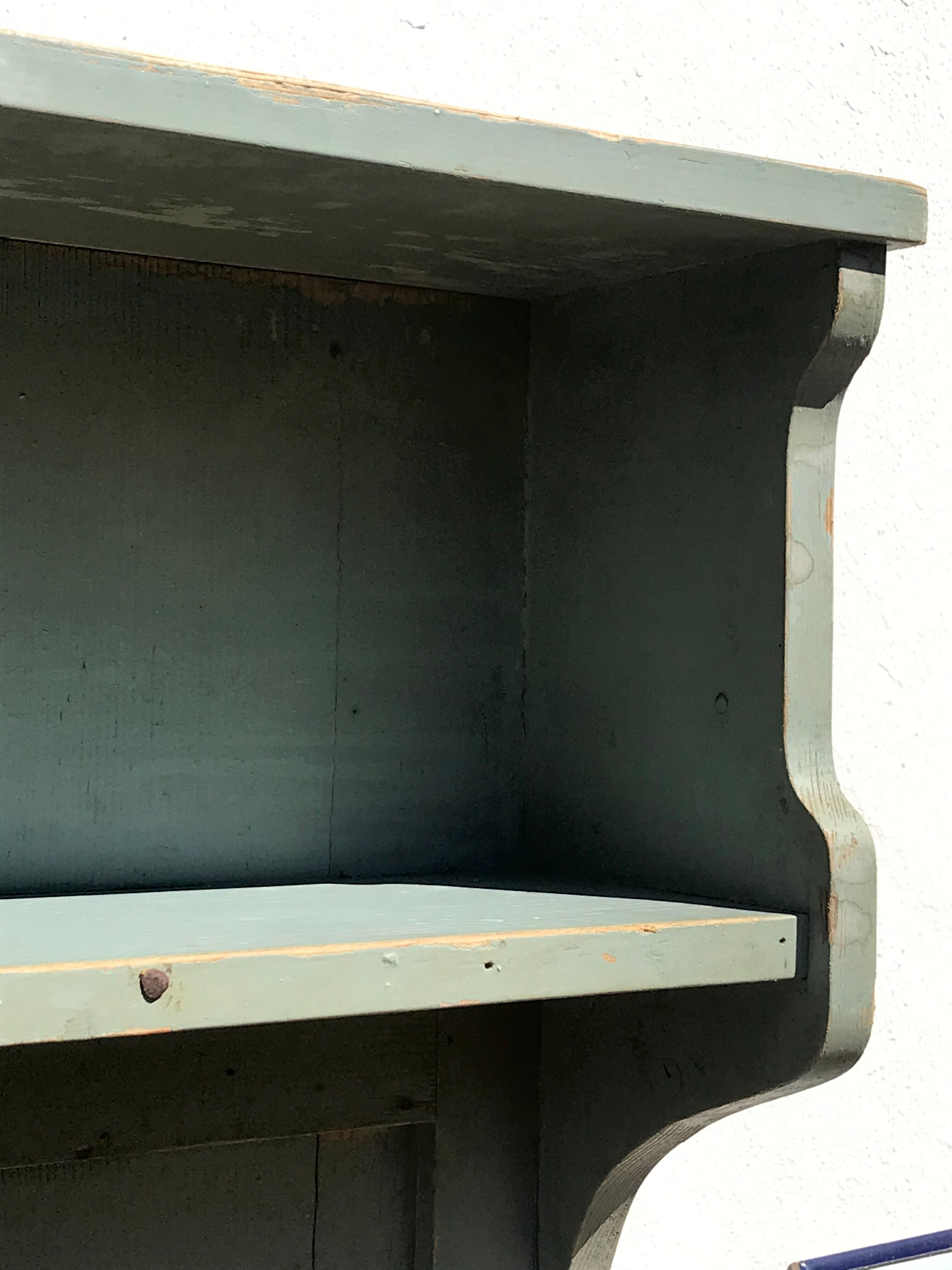 Patinated wooden kitchen end