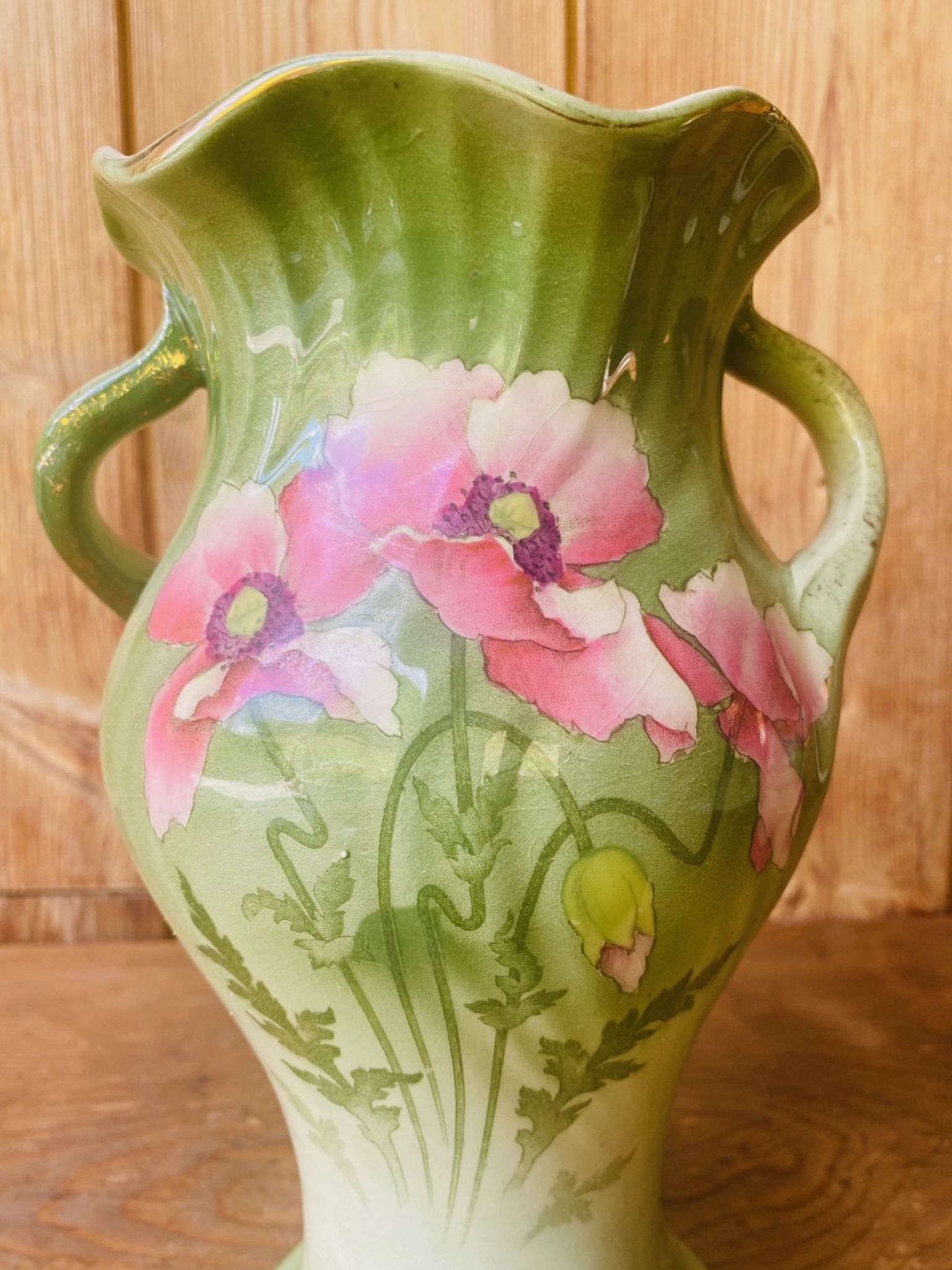 Art Nouveau vase by Gustave de Bruyn Fives of Lille
