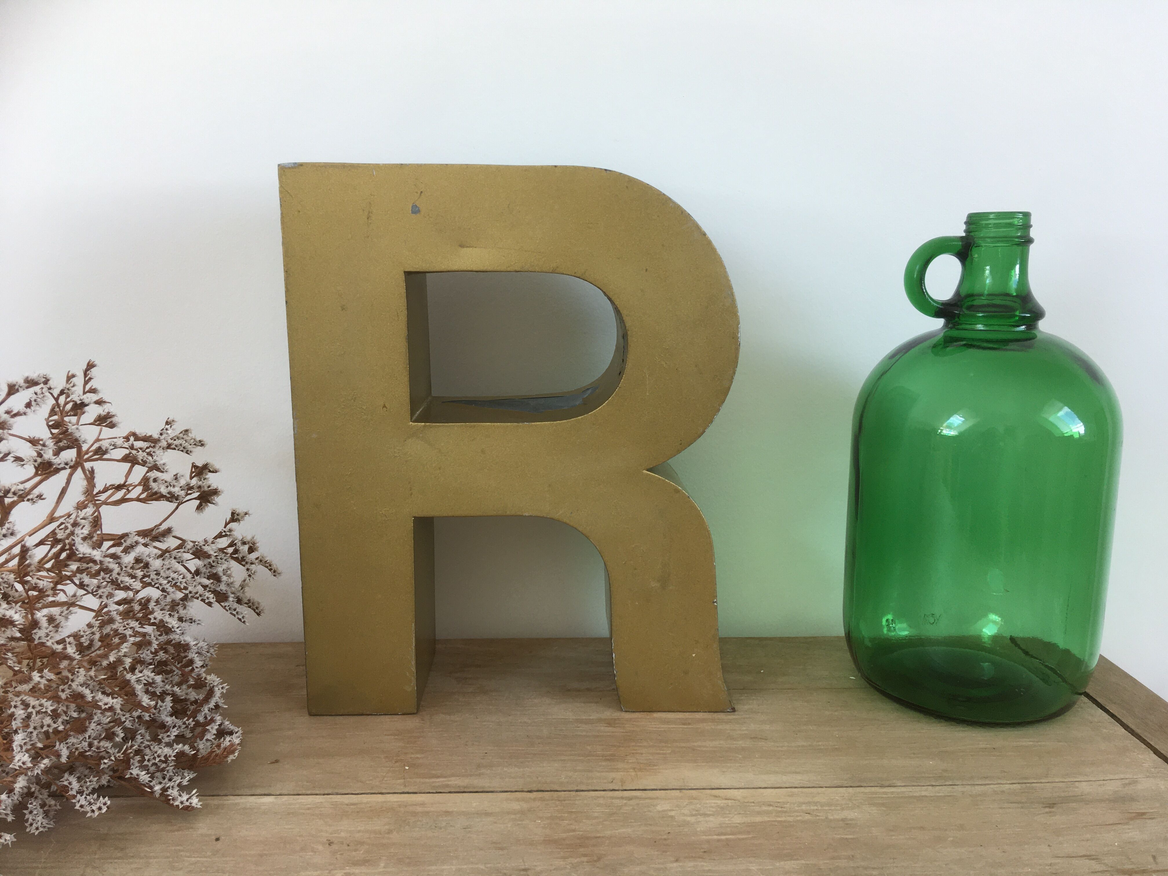 Golden vintage sign letter R