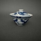 Porcelain bowl with its lid China dragon decoration late 19th century