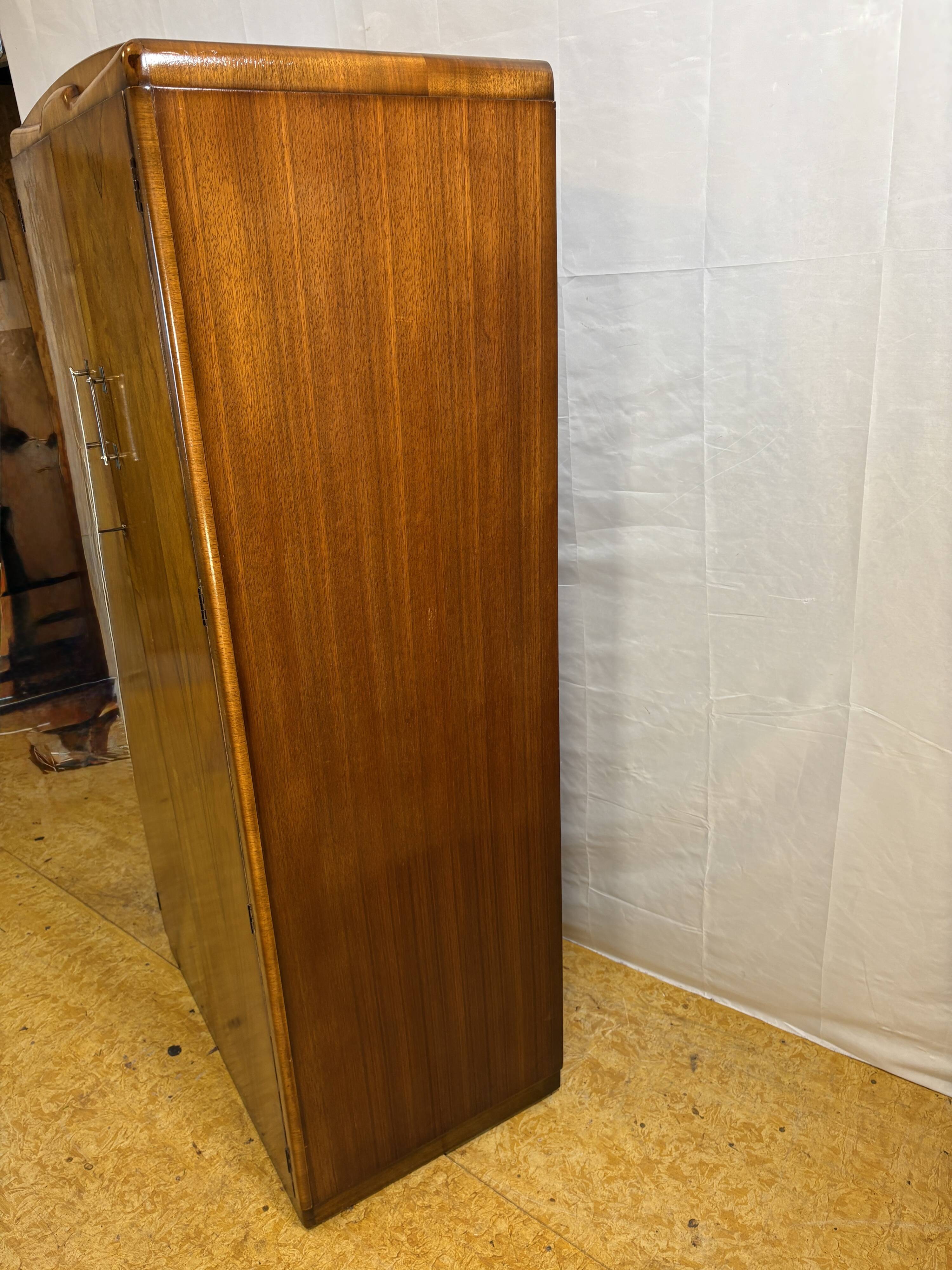Armoire vintage Art Déco sur mesure par Golden Key Furniture vers 1930-1940