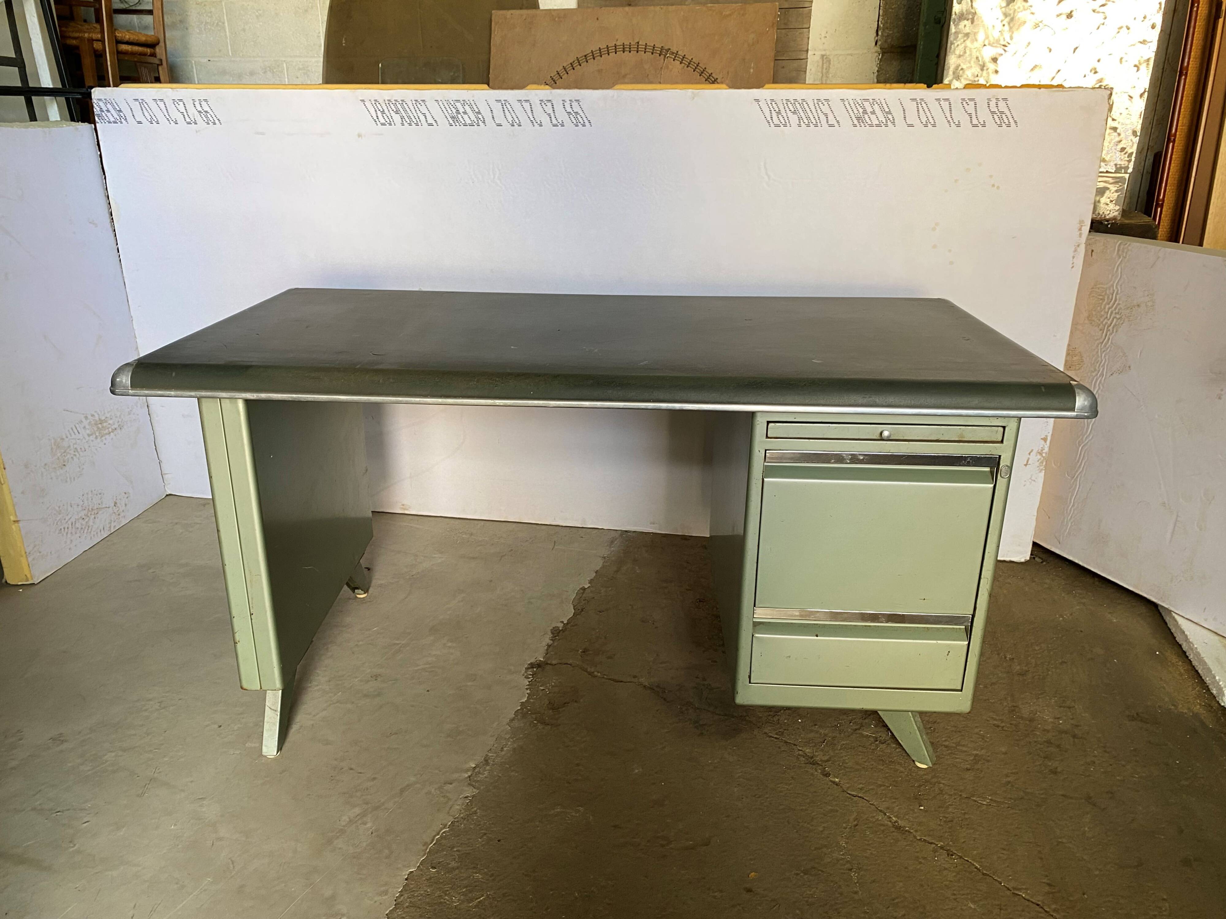 Bureau de direction métallique atal à 3 tiroirs industriel métal 1950