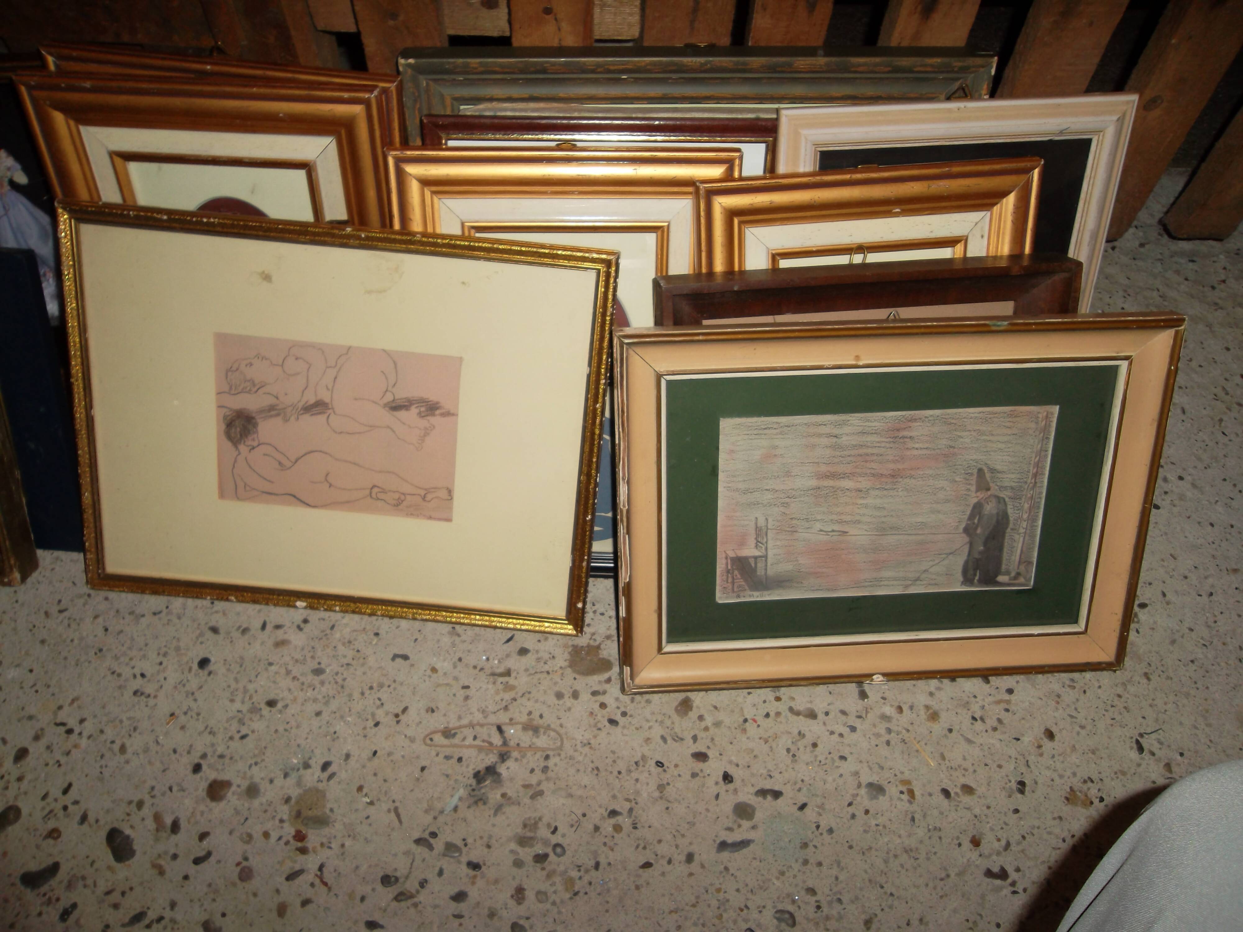 Lot of paintings