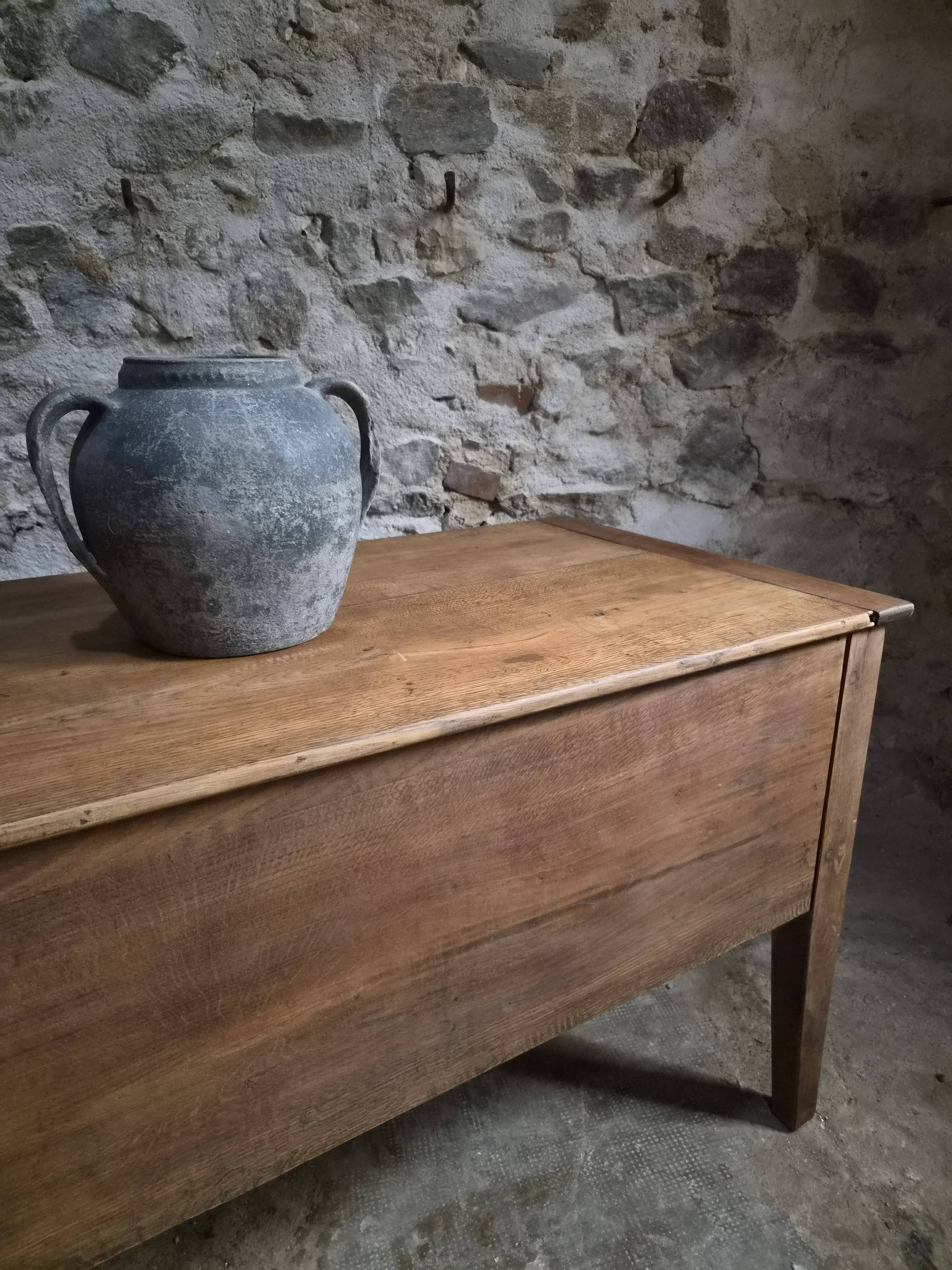Antique French flour chest in oak – 19th-century farmhouse side table