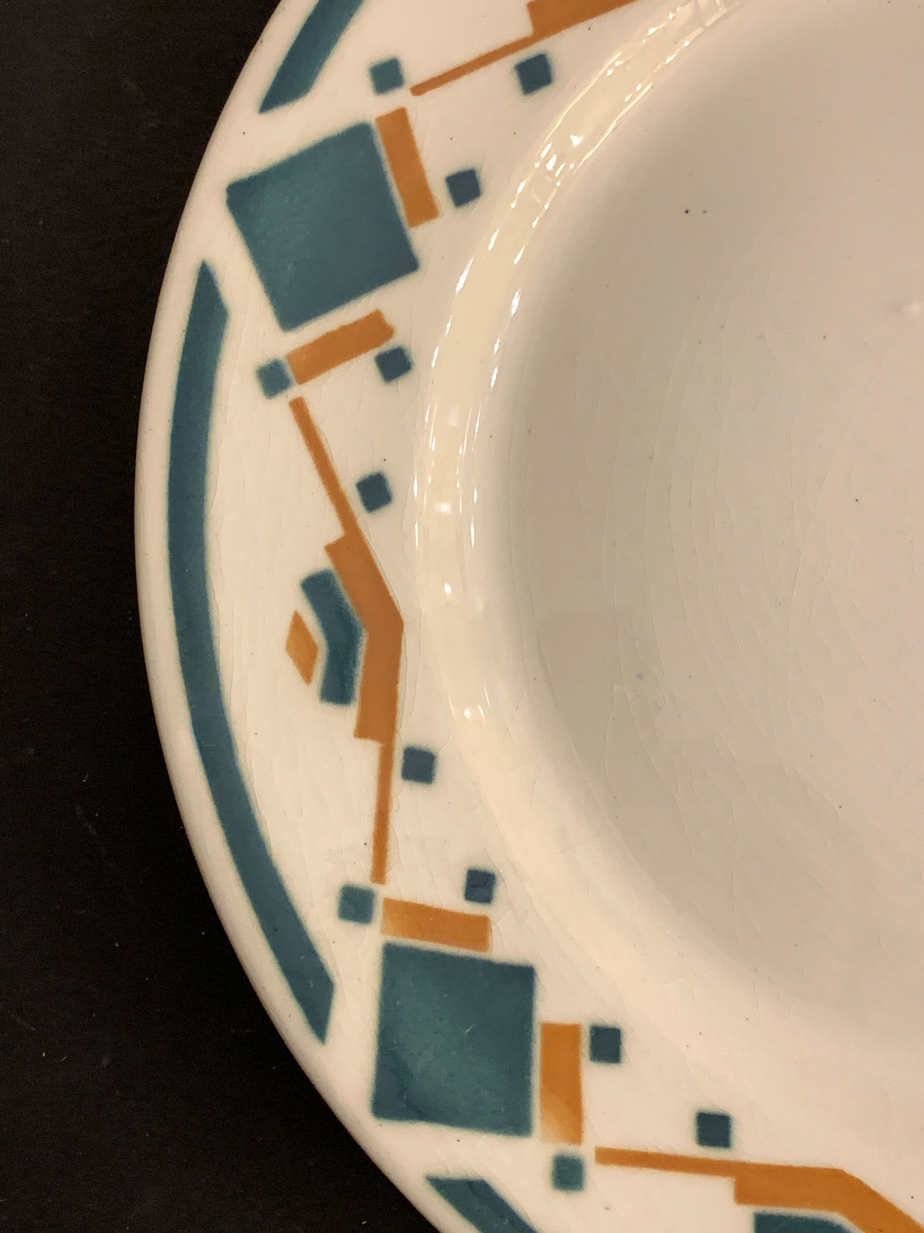 5 flat art deco plates signed Badonviller, Sans Souci model