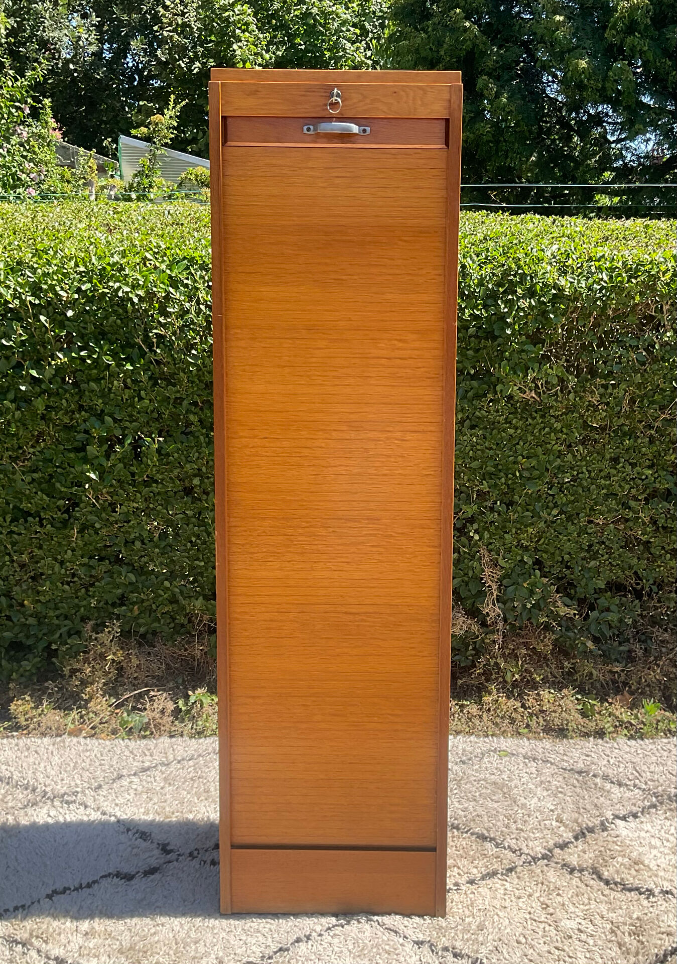 Meuble à rideau vintage en bois années 60-70