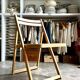 Chaise pliante en bois clair