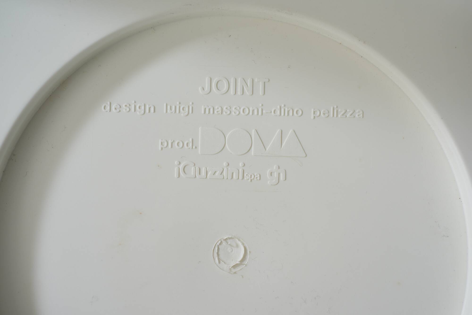 Space Age ‘Joint’ chairs designed by Luigi Massoni and Dino Pelizza for Guzzini