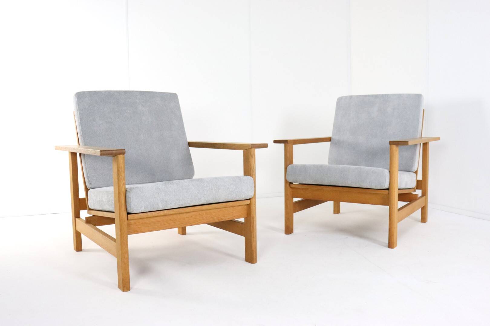 Søren Holst for Frederica Stolefabrik armchair fashion 2551 | 2 pieces in s