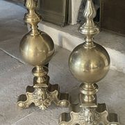 Paire de chenets en laiton