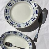 Plat sur pied et ramequin St Amand rayures bleues