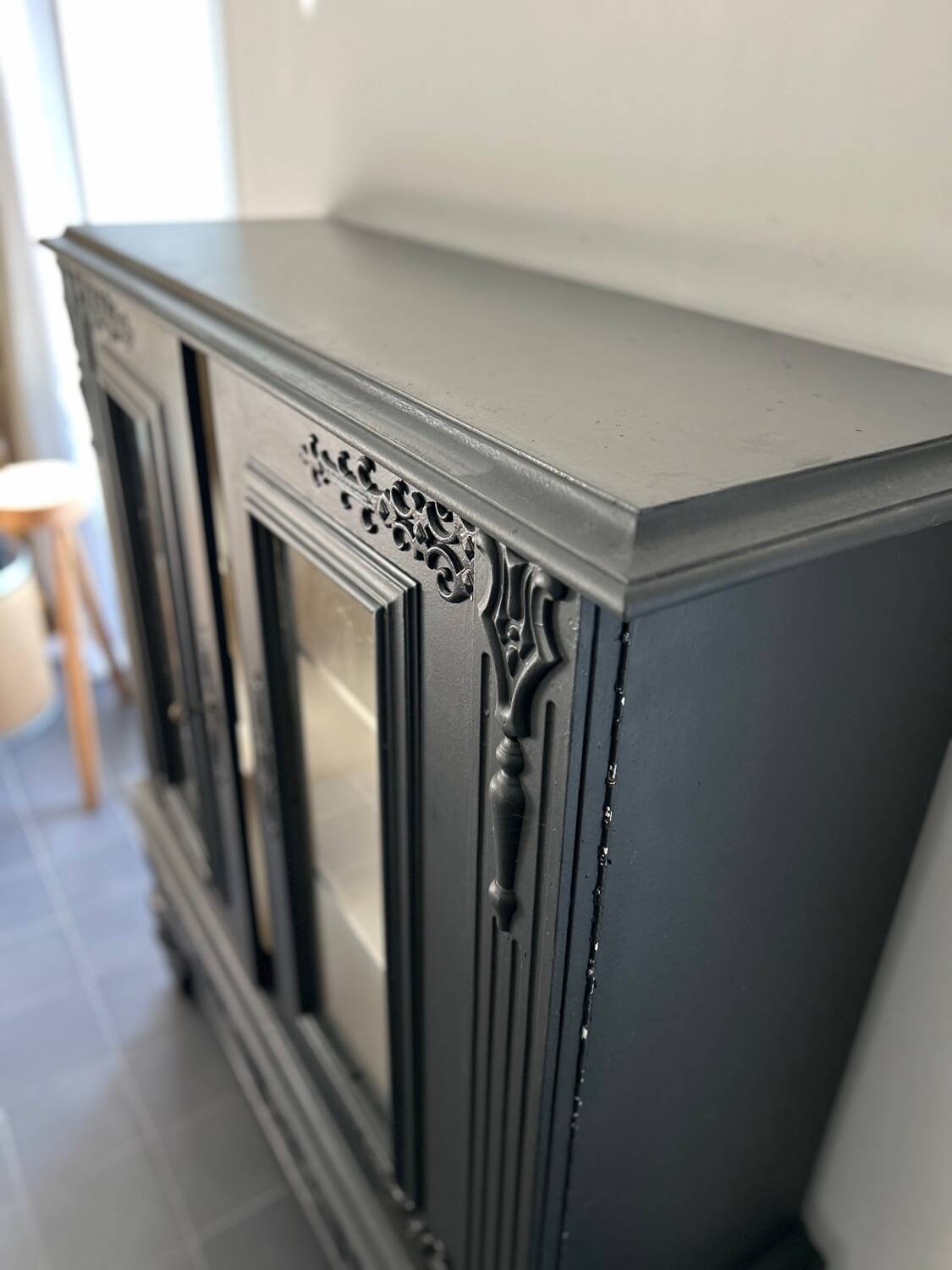 Colonial style display cabinet