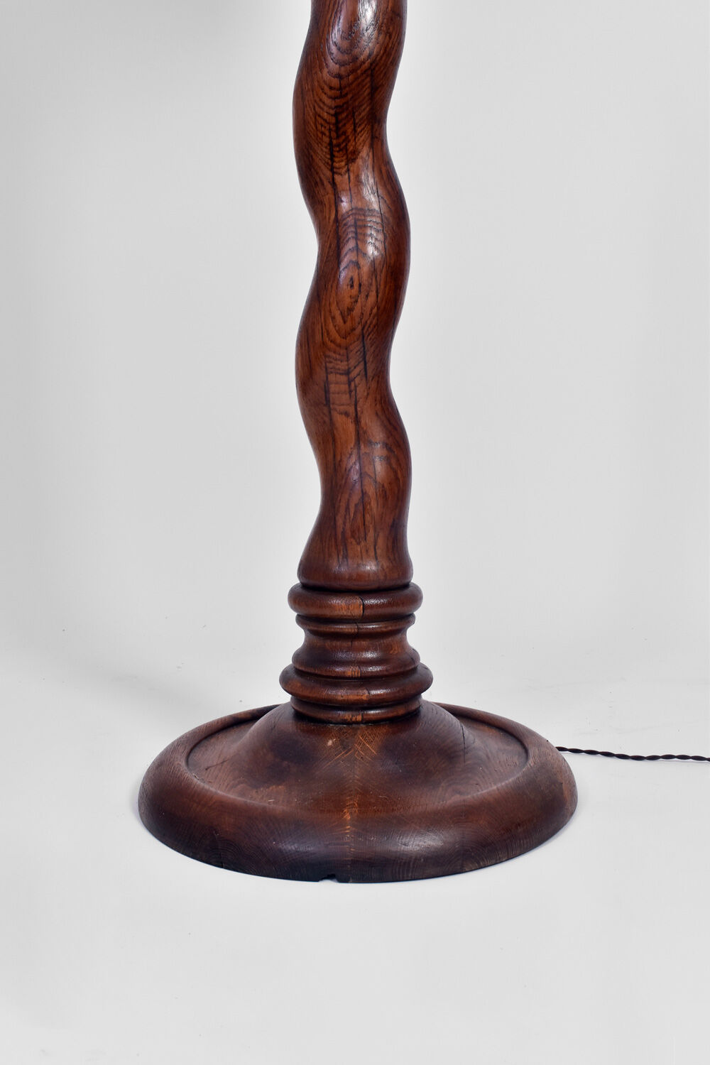 Pair of wooden floor lamps, 1920s.