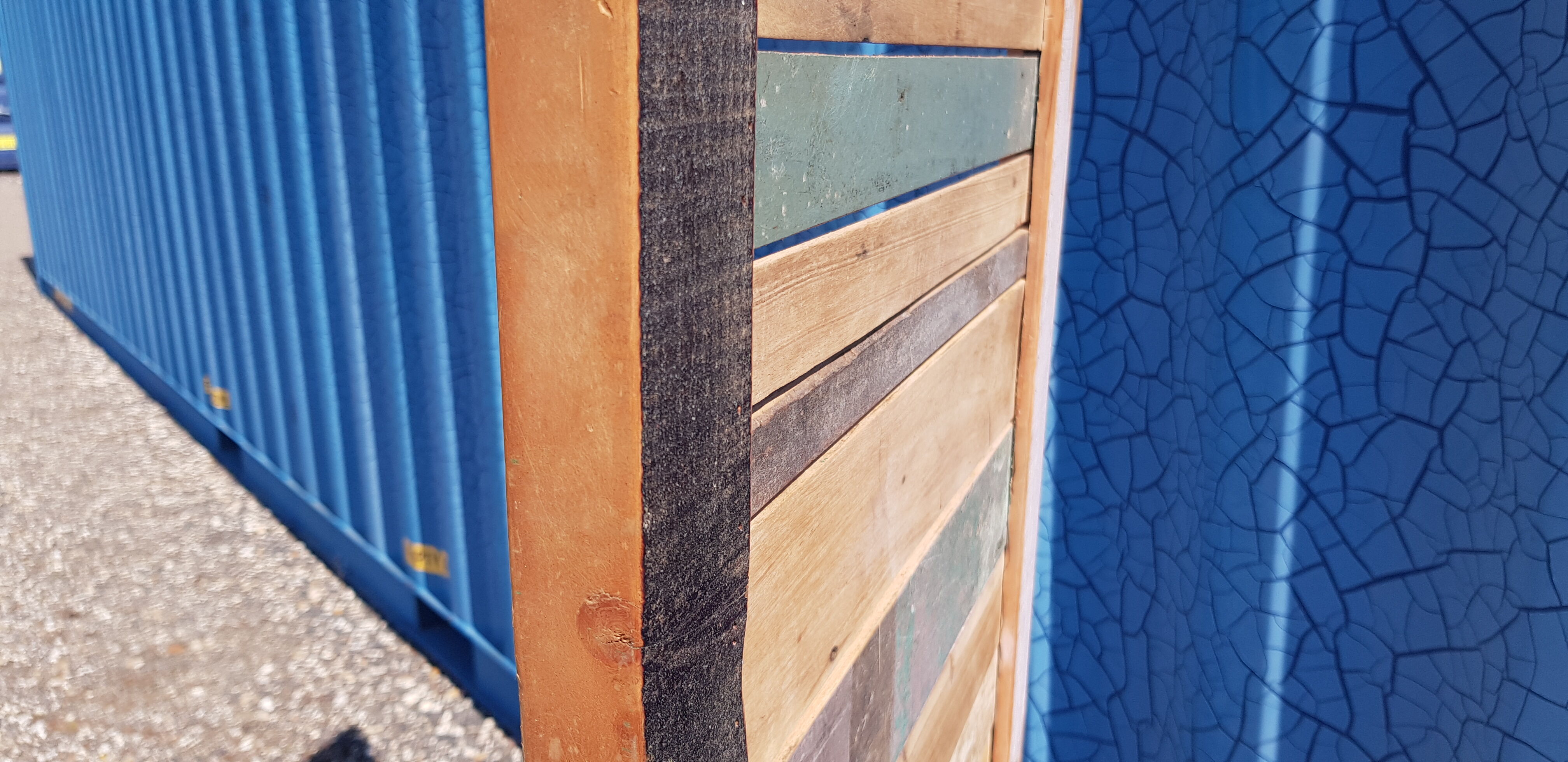 Panneau mural en lattes de bois