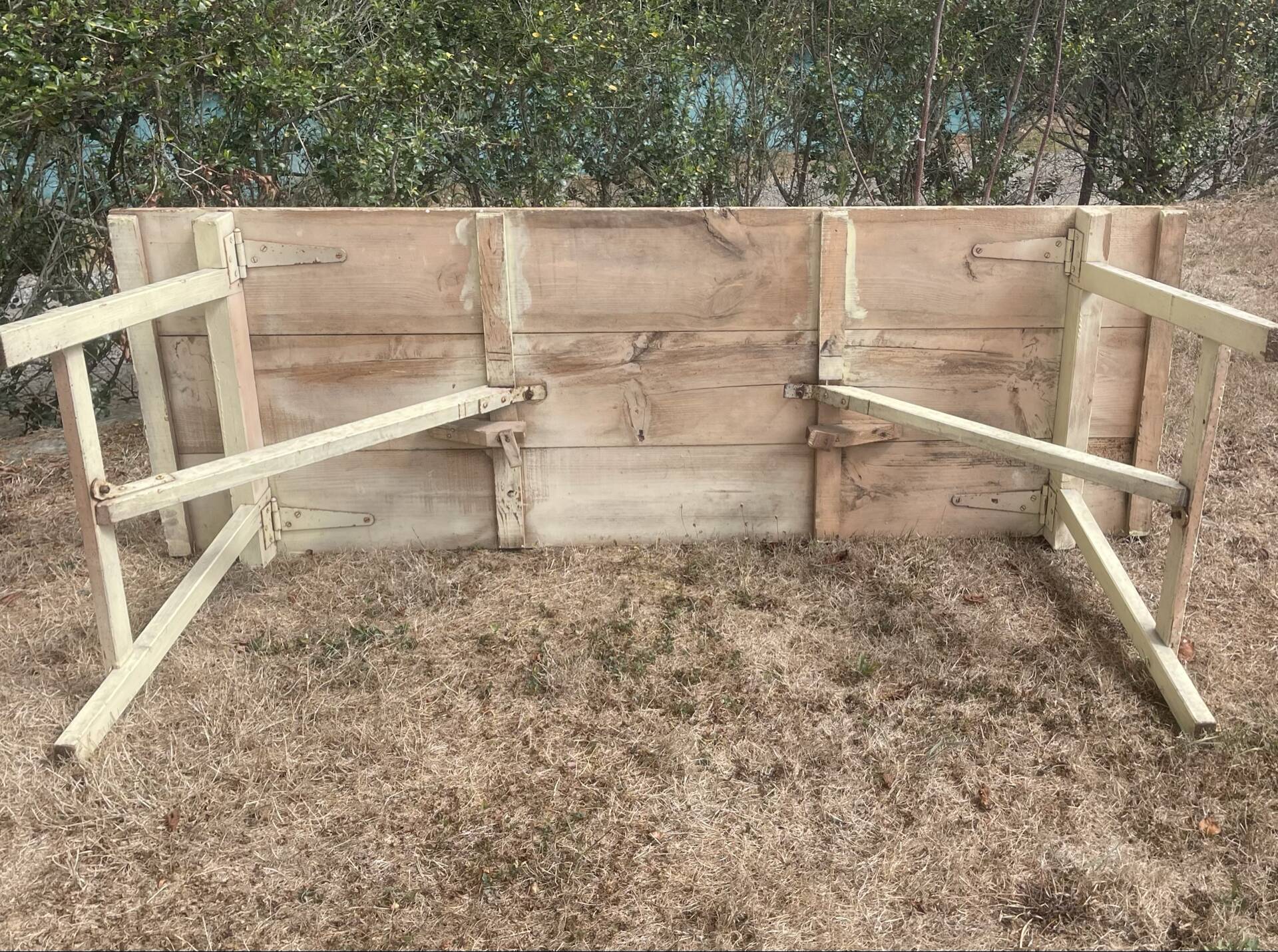 Guinguette table