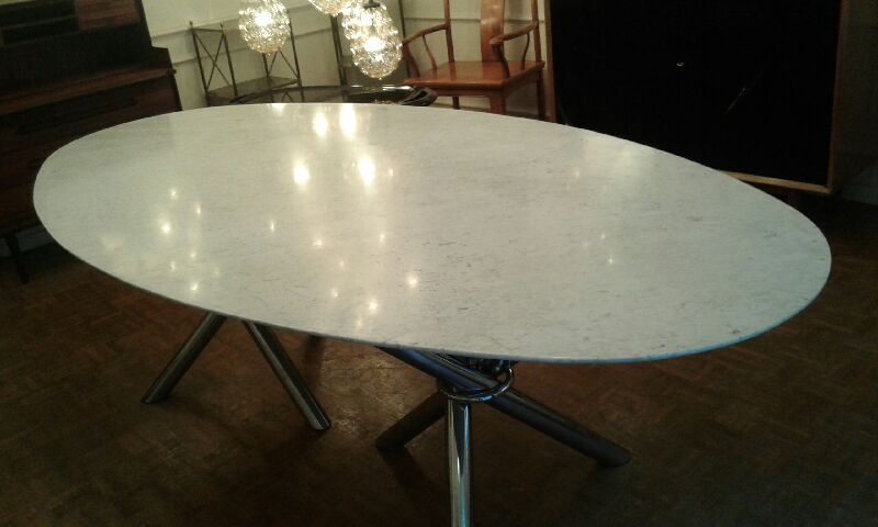 Table marble year 50 chrome foot