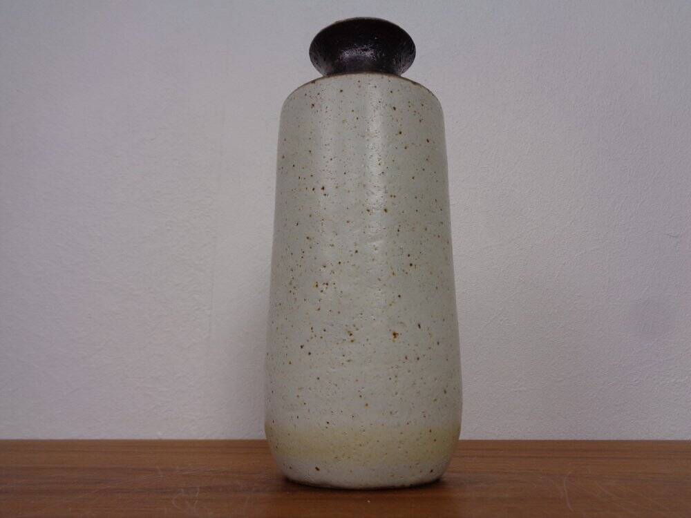Minimalist stoneware vase by Bruno Gambone, Italy, 1970s