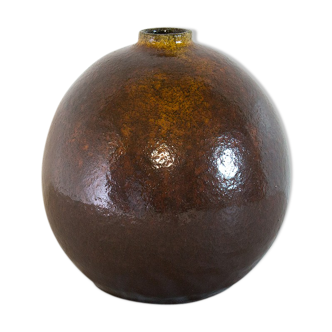Accolay potter's ball vase