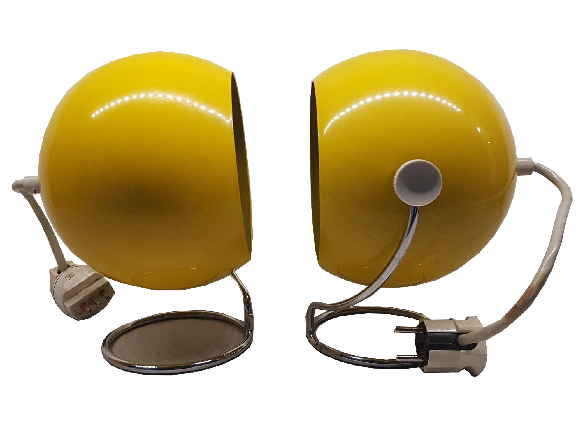 2 Eyeball table lamps