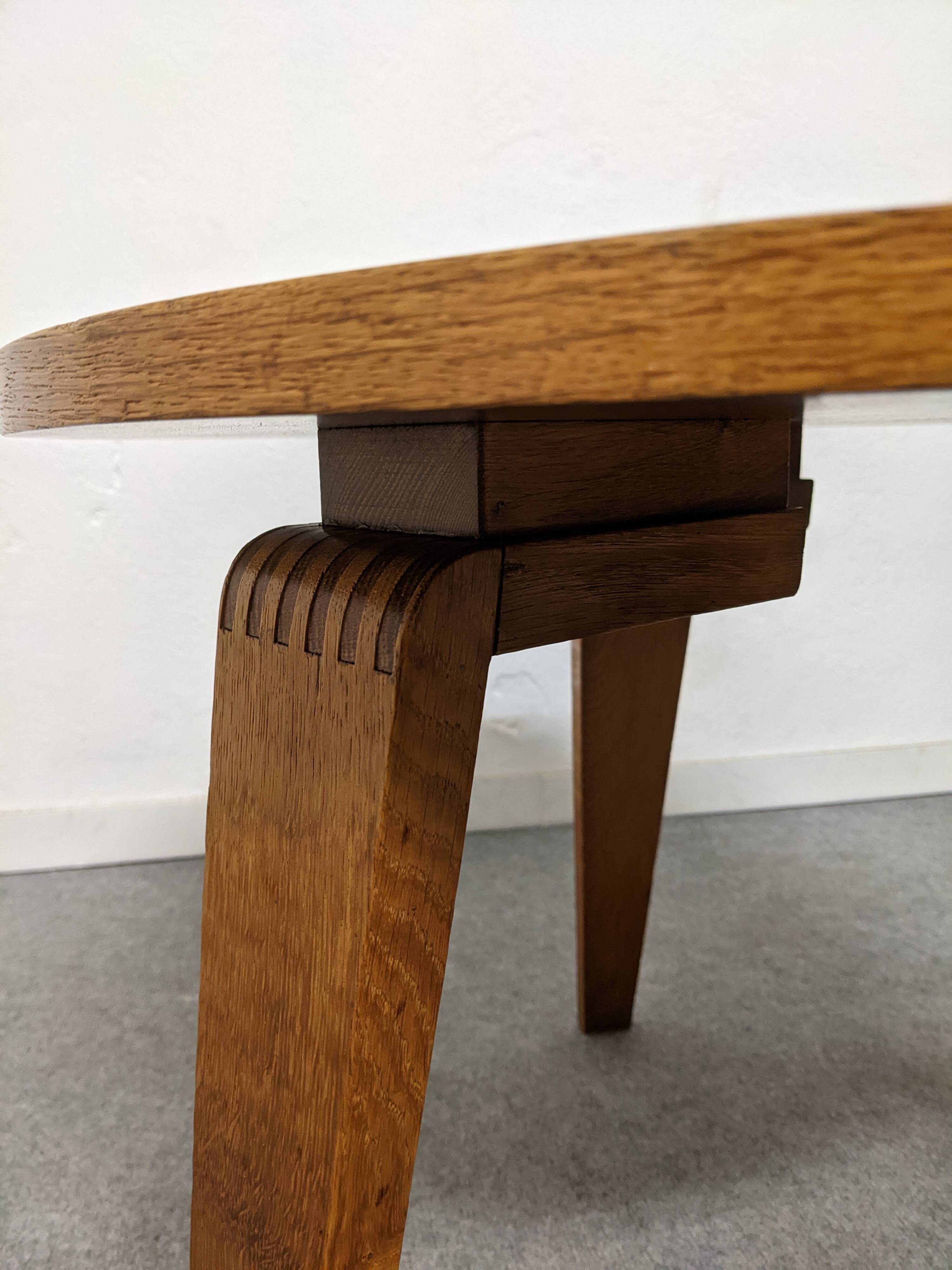 Round pedestal table tripod Art Deco circa 1930