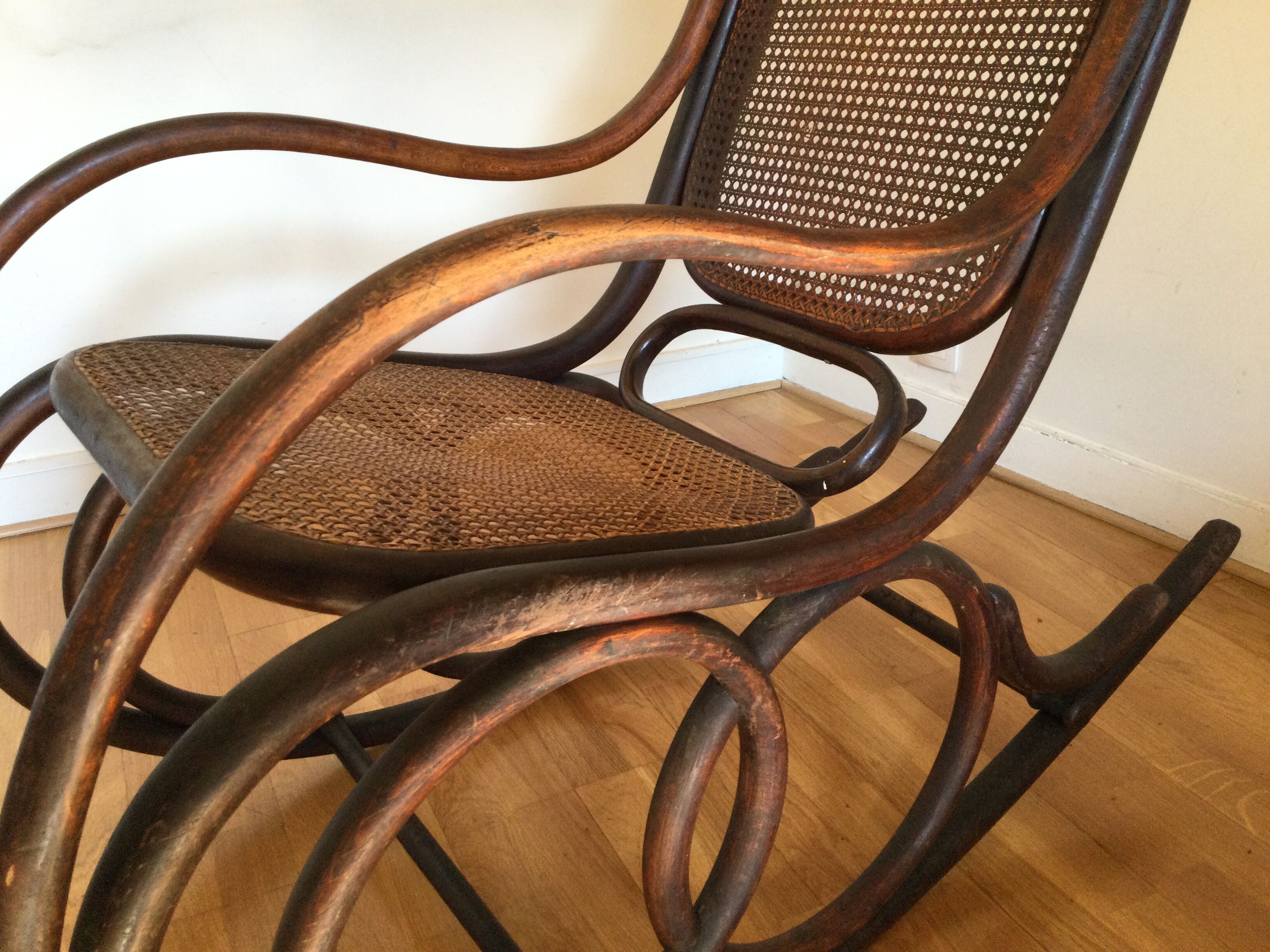 Armchair / rocking chair canned style