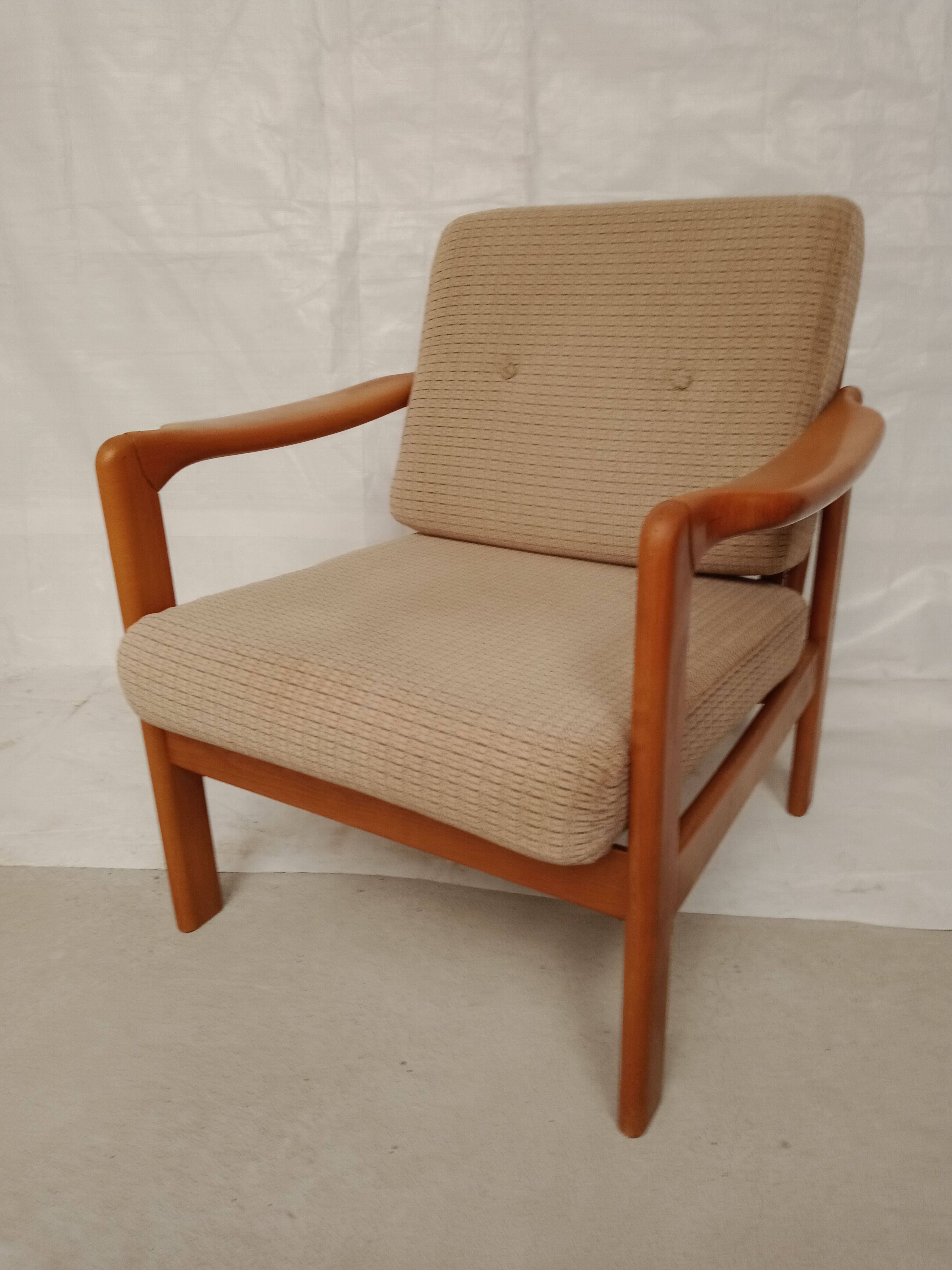 Pair scandinavian armchairs
