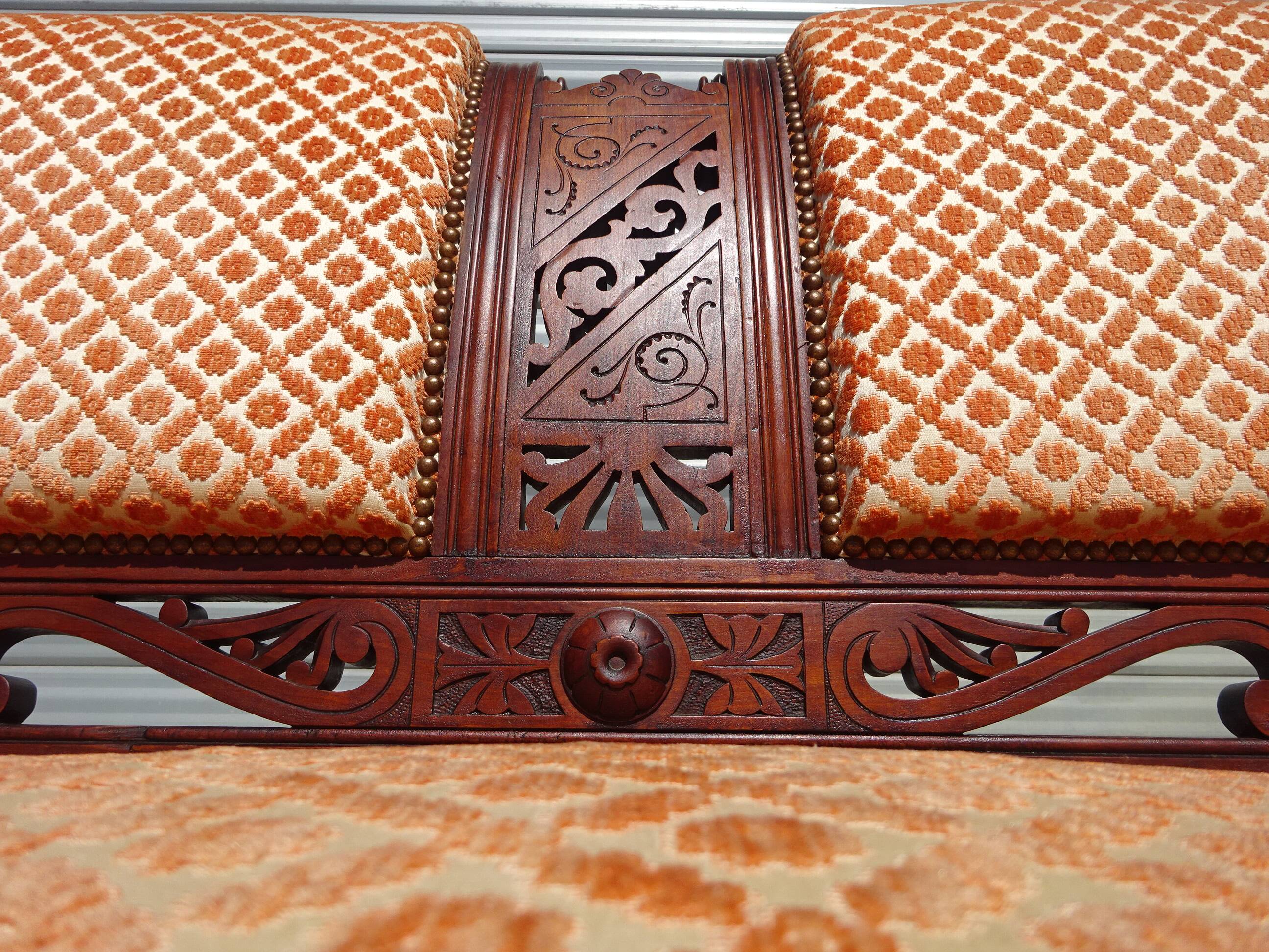 Banquette ancienne tissu velours