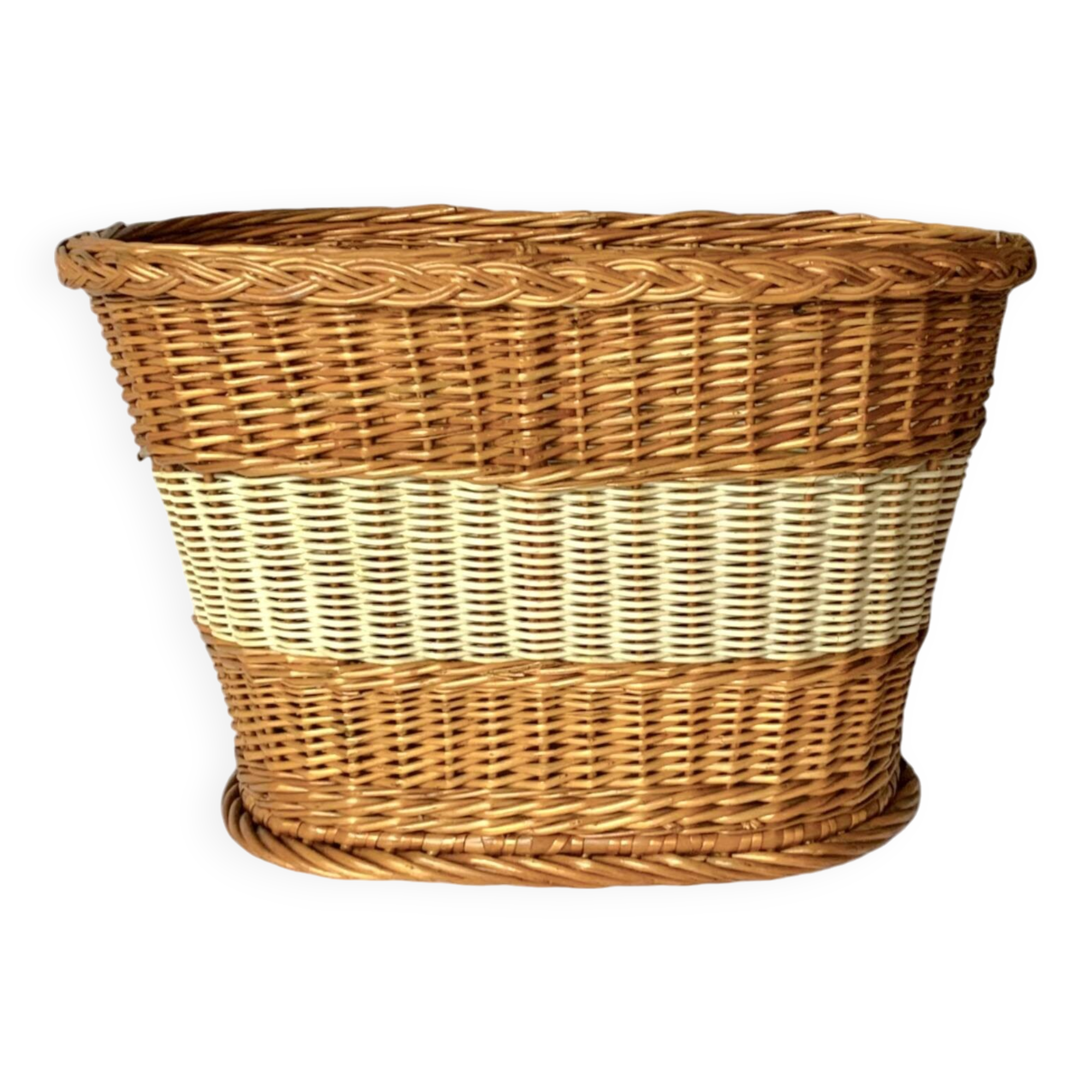 Vintage wicker and scoubidou basket