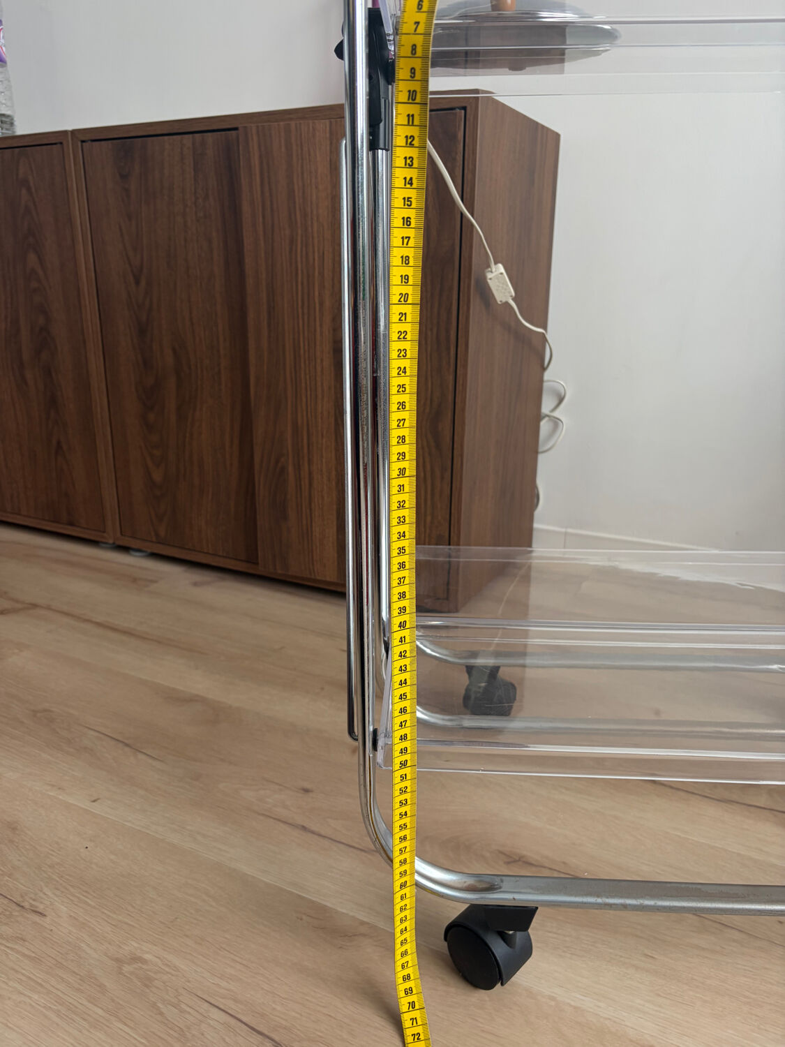 Folding dessert table in acrylic on wheels